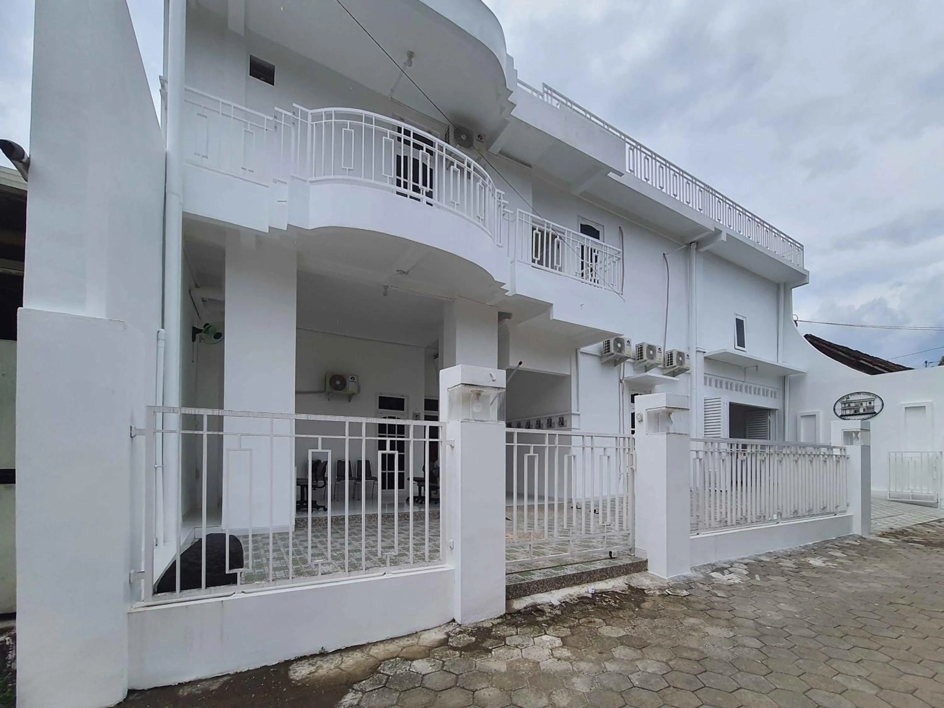 Property building in RedDoorz Syariah at Jalan Godean