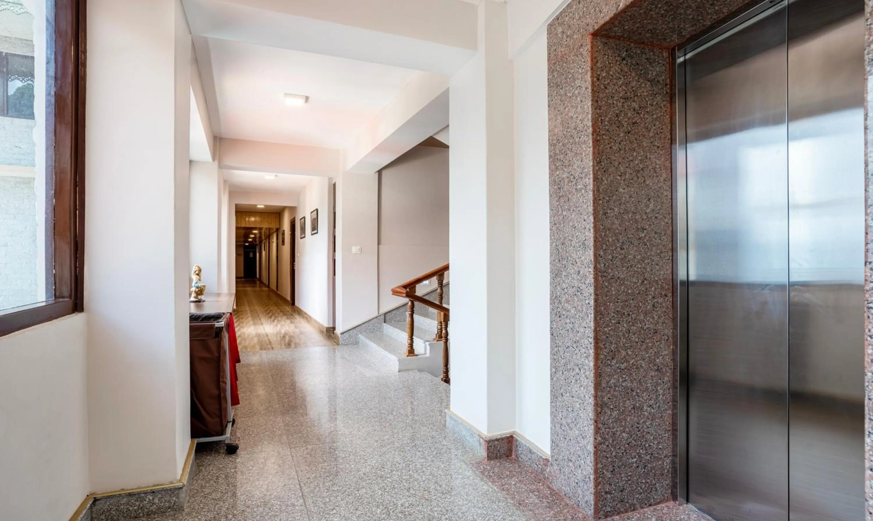 elevator in Tempo Heritage Resort & Spa