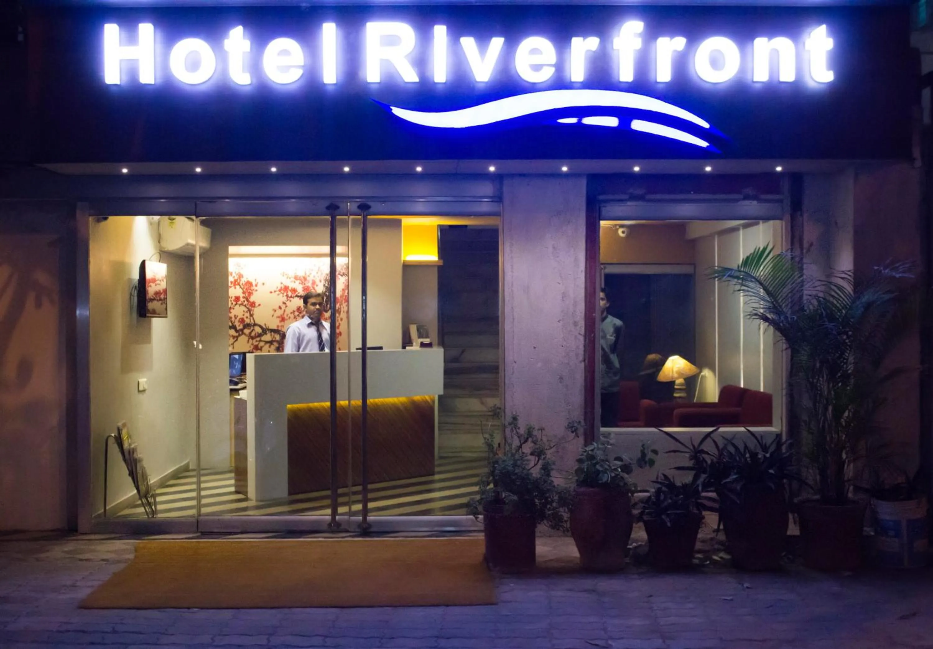 Facade/entrance in Hotel Riverfront
