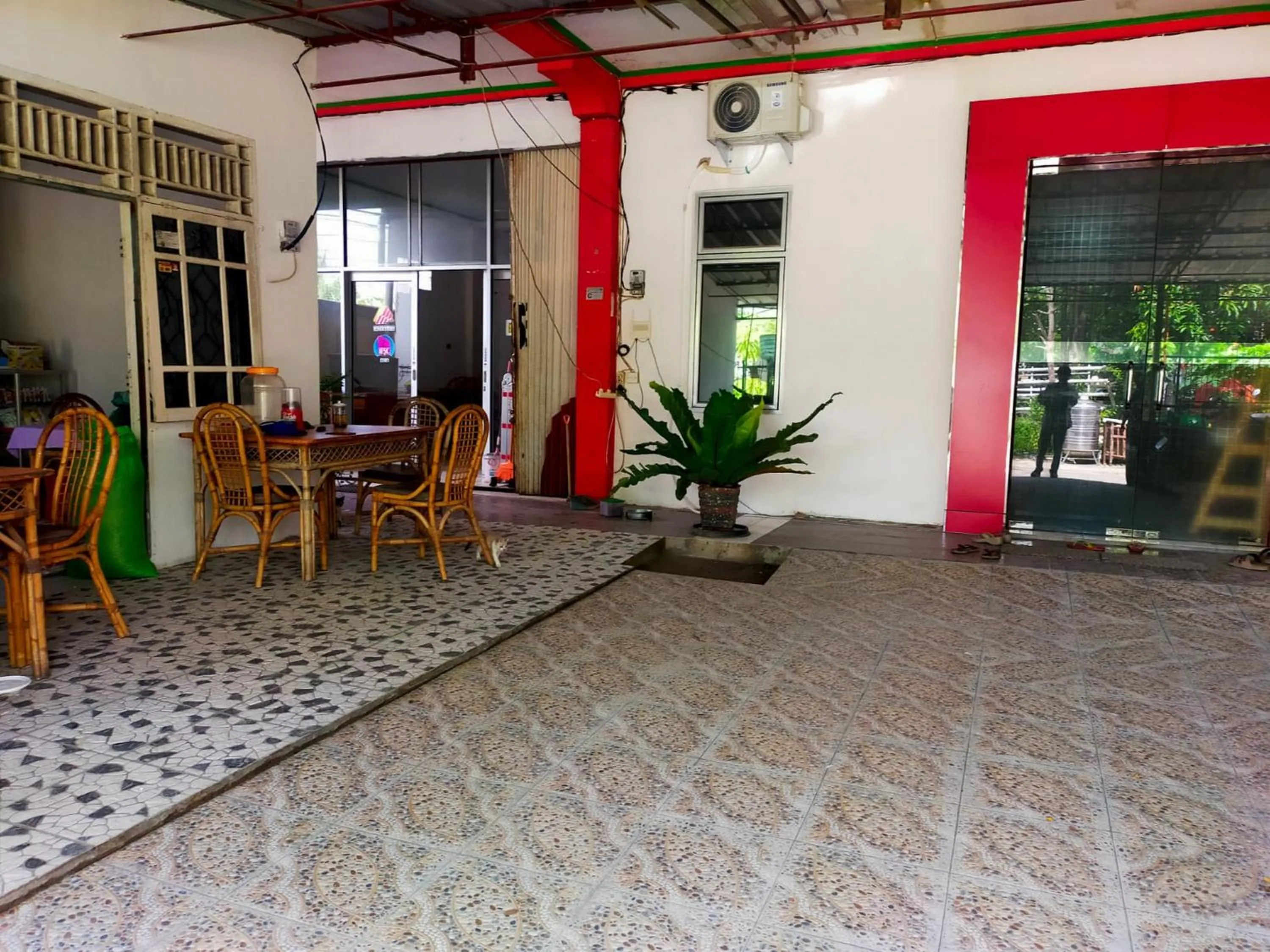 Property building in Ombai Guest House 27 Syariah Mitra RedDoorz