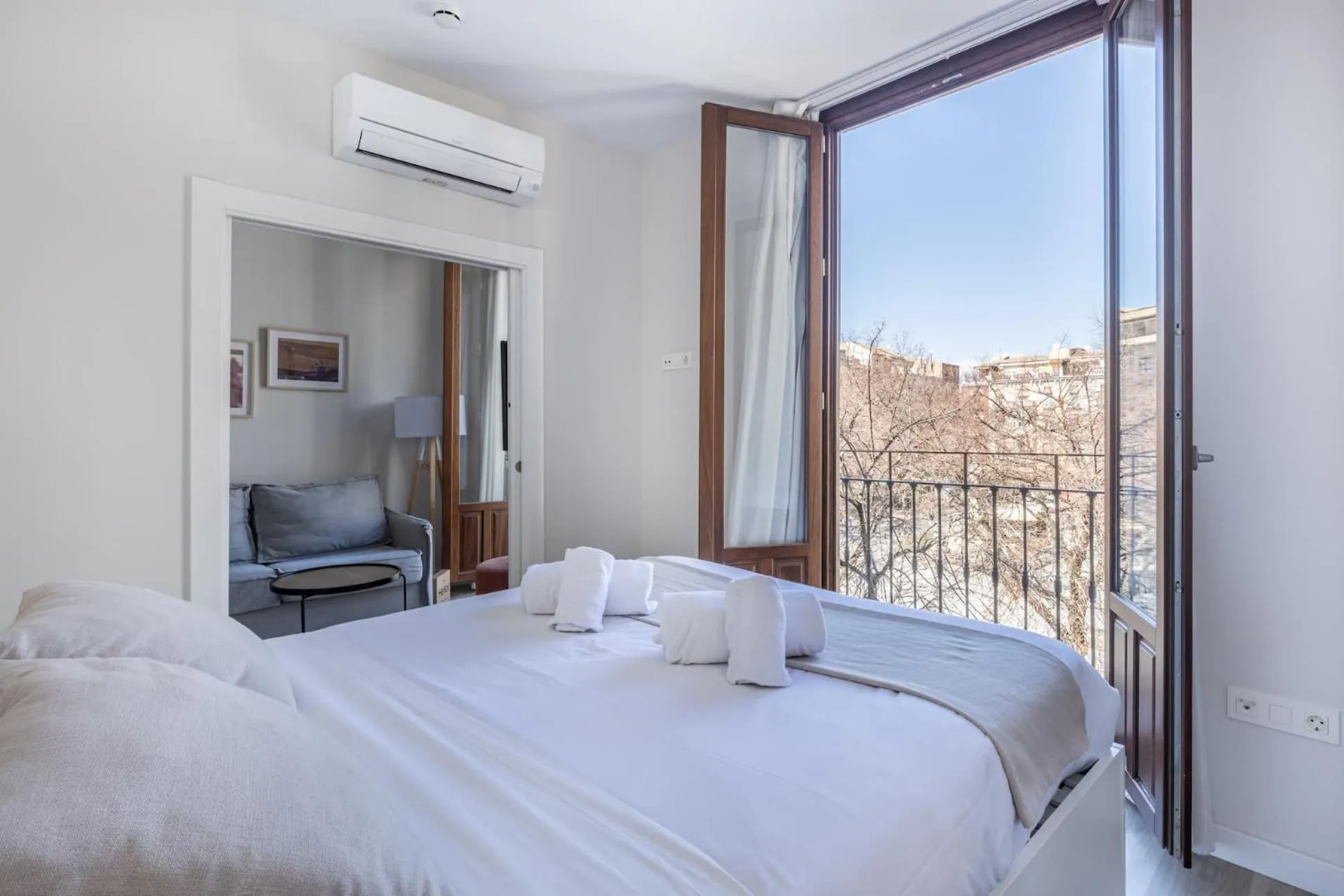 Bed in Líbere Granada Catedral