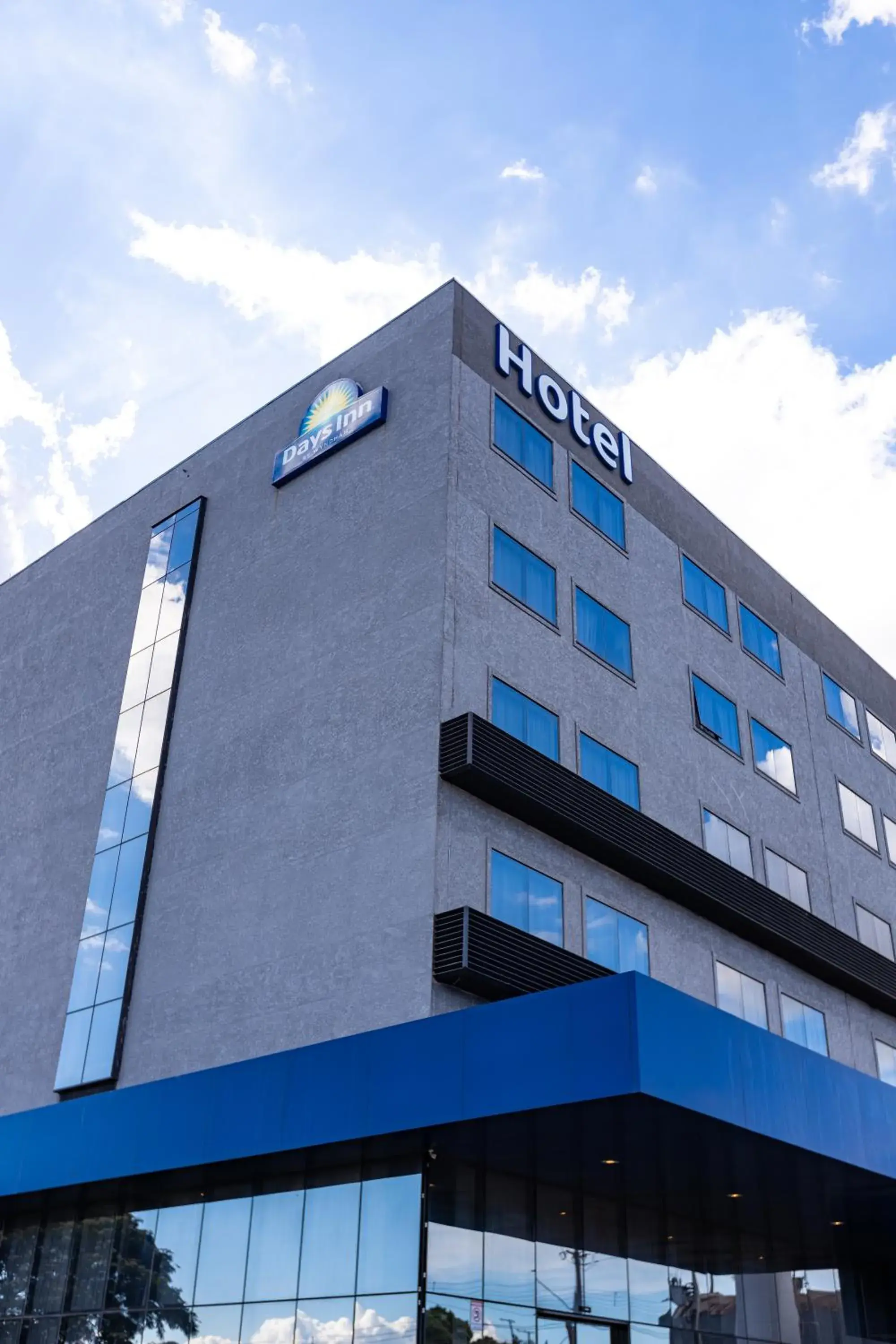 Property building in Days Inn By Wyndham Cascavel Property building in Days Inn By Wyndham Cascavel