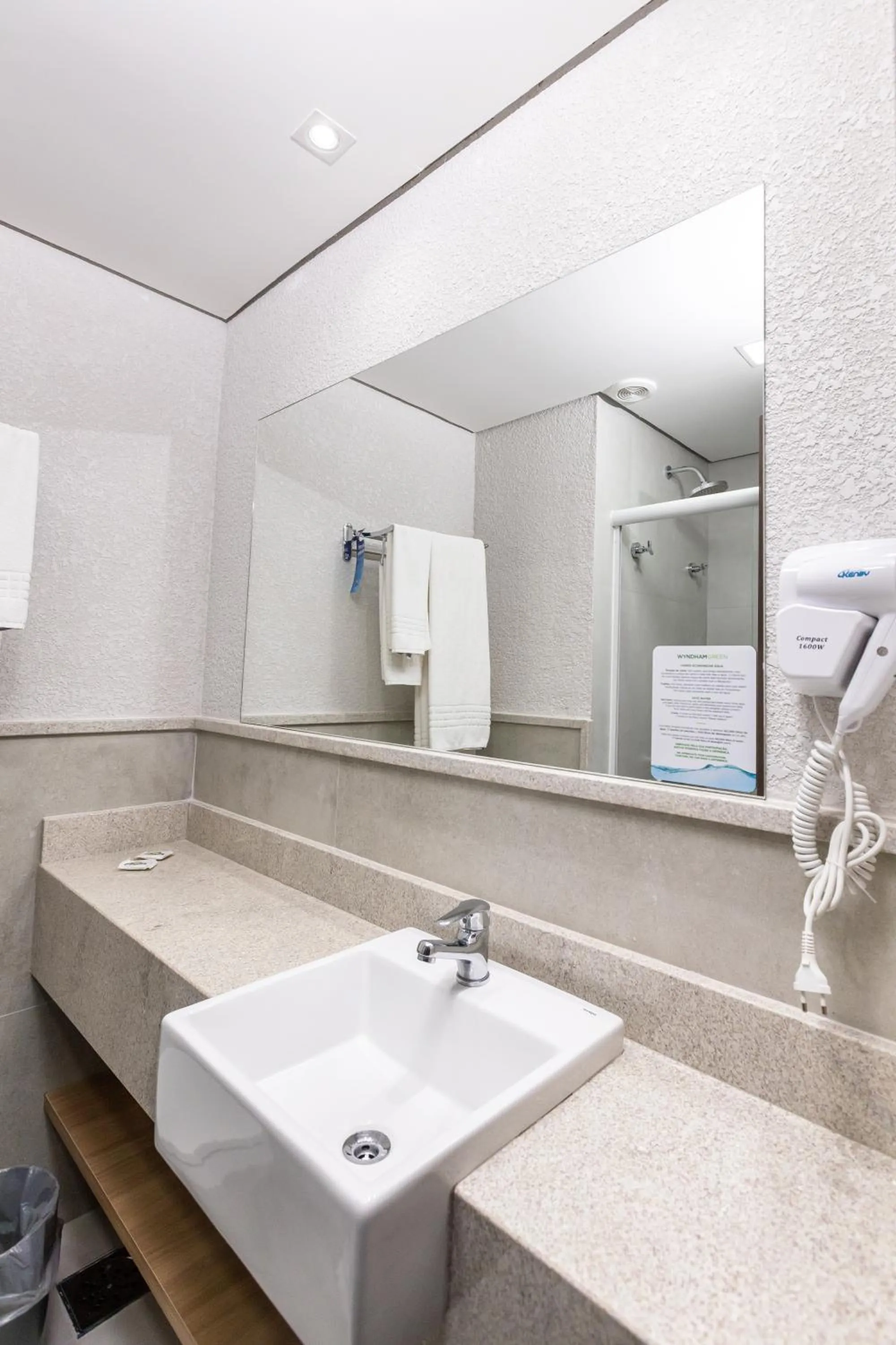 Bathroom in Days Inn By Wyndham Cascavel