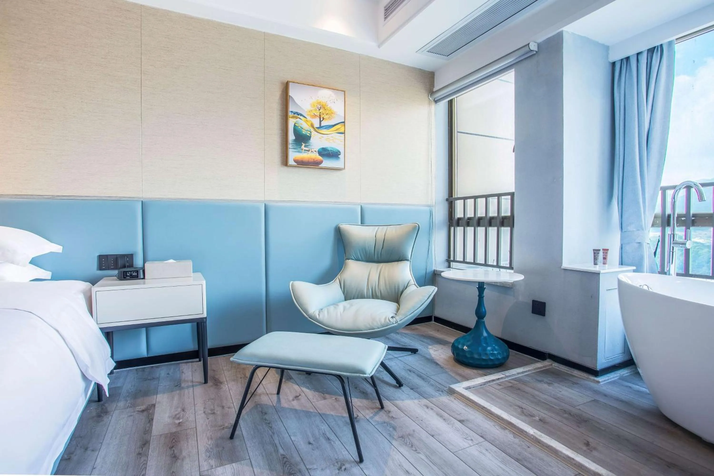 Photo of the whole room in Wyndham Garden Heyuan