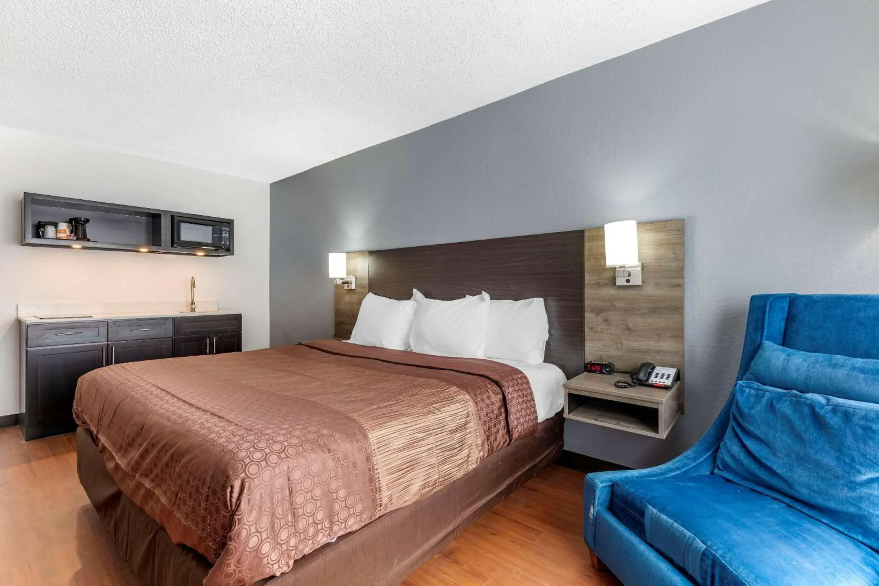 Photo of the whole room, Bed in Quality Inn & Suites Sulphur Springs Photo of the whole room, Bed in Quality Inn & Suites Sulphur Springs