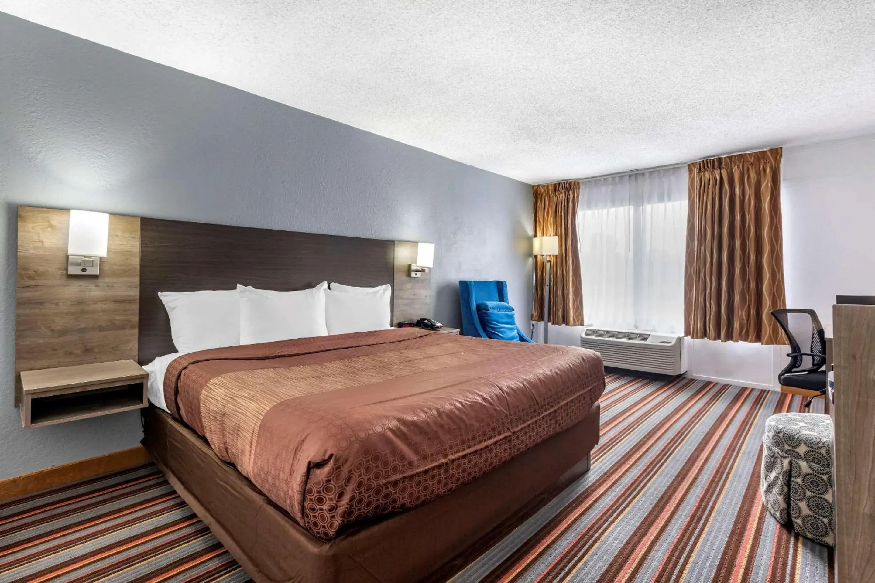 Photo of the whole room, Bed in Quality Inn & Suites Sulphur Springs Photo of the whole room, Bed in Quality Inn & Suites Sulphur Springs