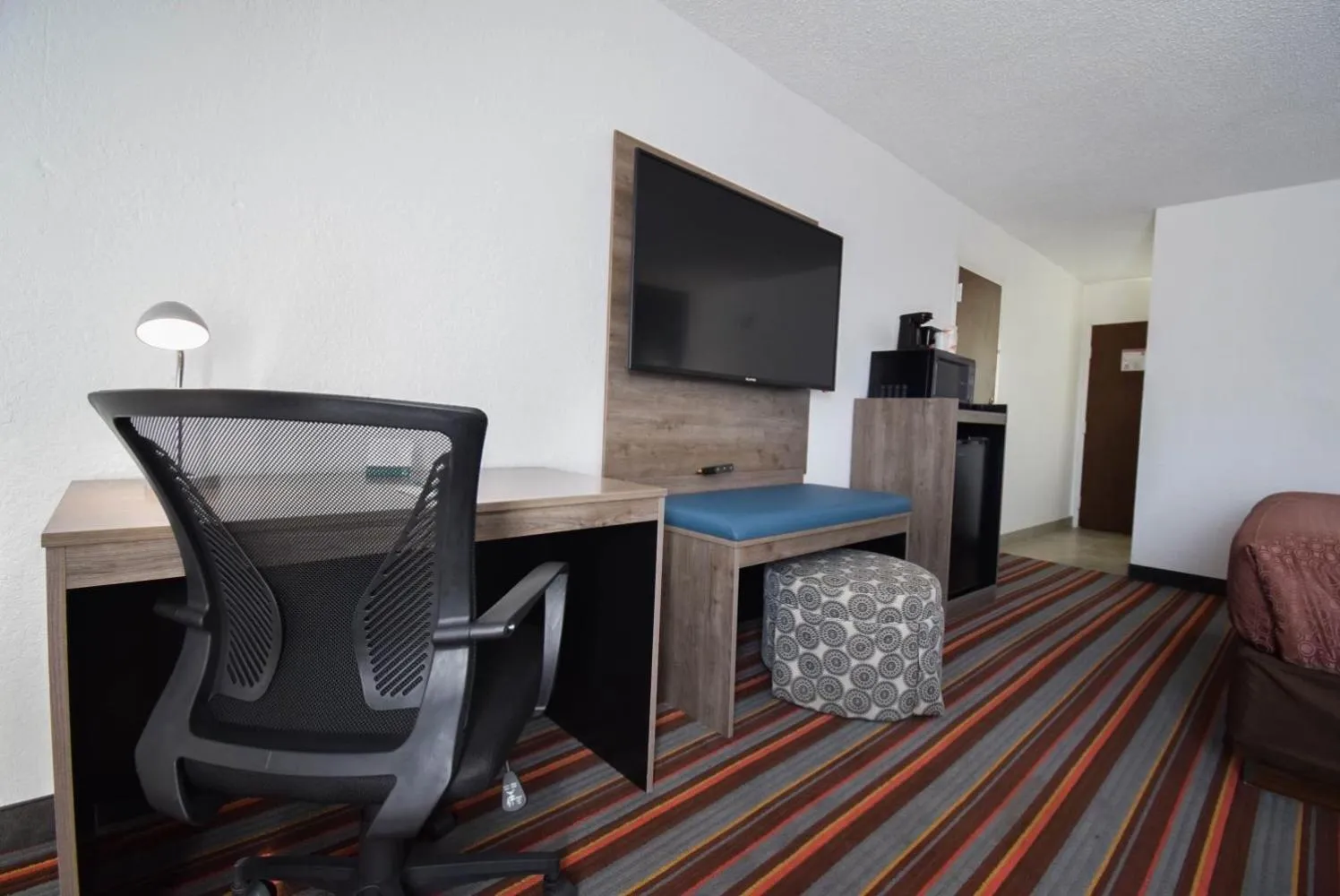 TV and multimedia in Quality Inn & Suites Sulphur Springs
