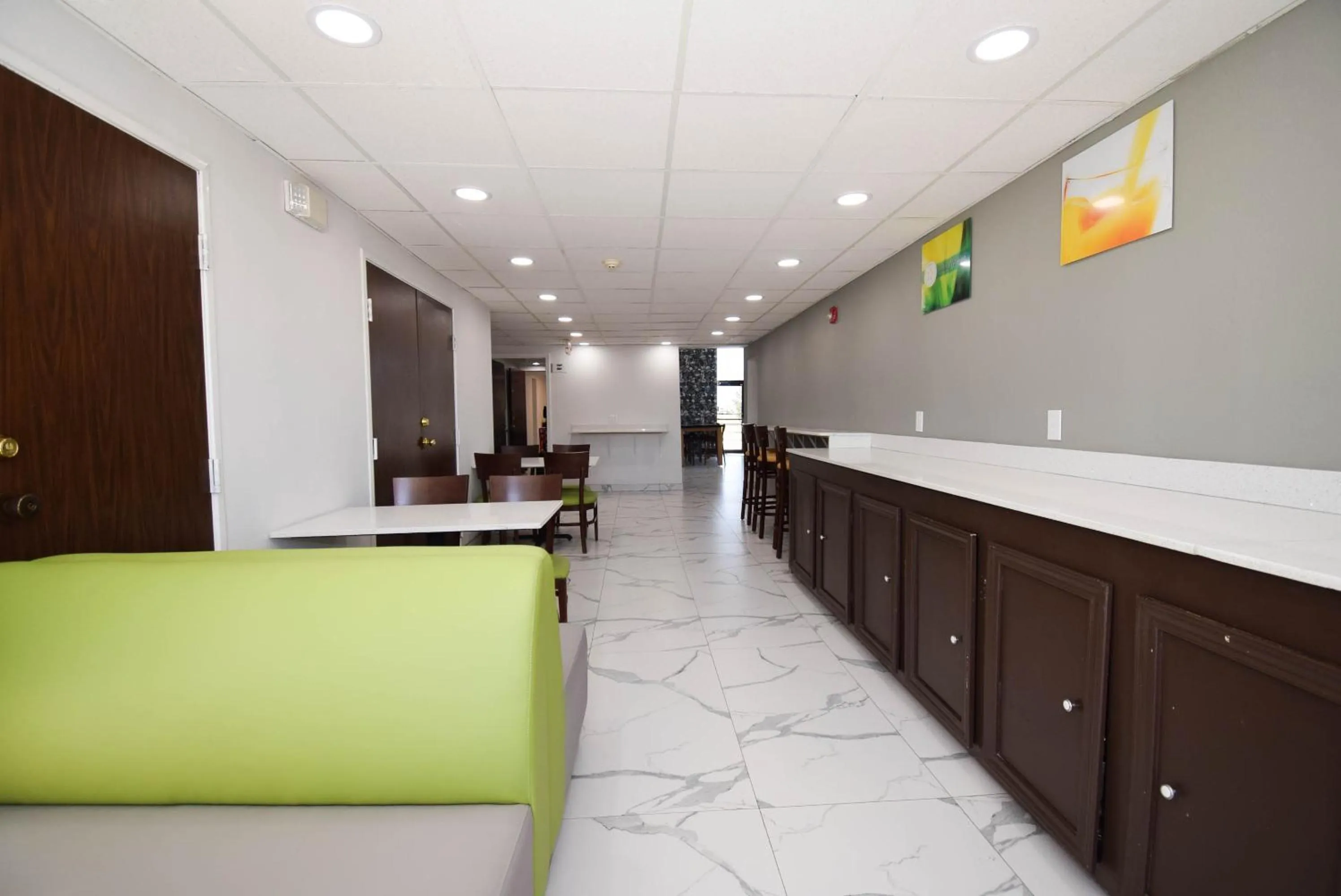 Breakfast in Quality Inn & Suites Sulphur Springs