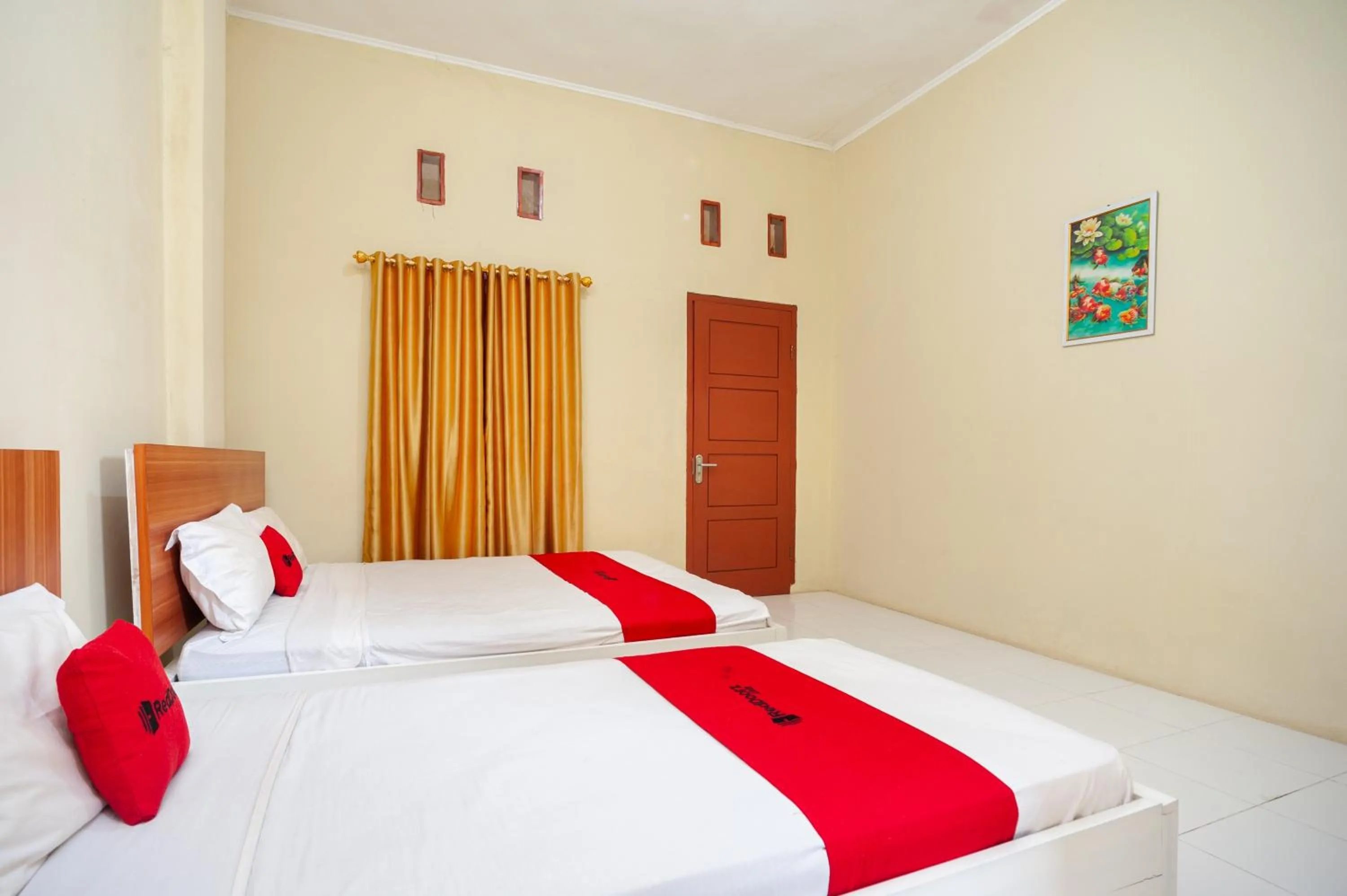 Bed in RedDoorz near Universitas Muhammadiyah Pringsewu