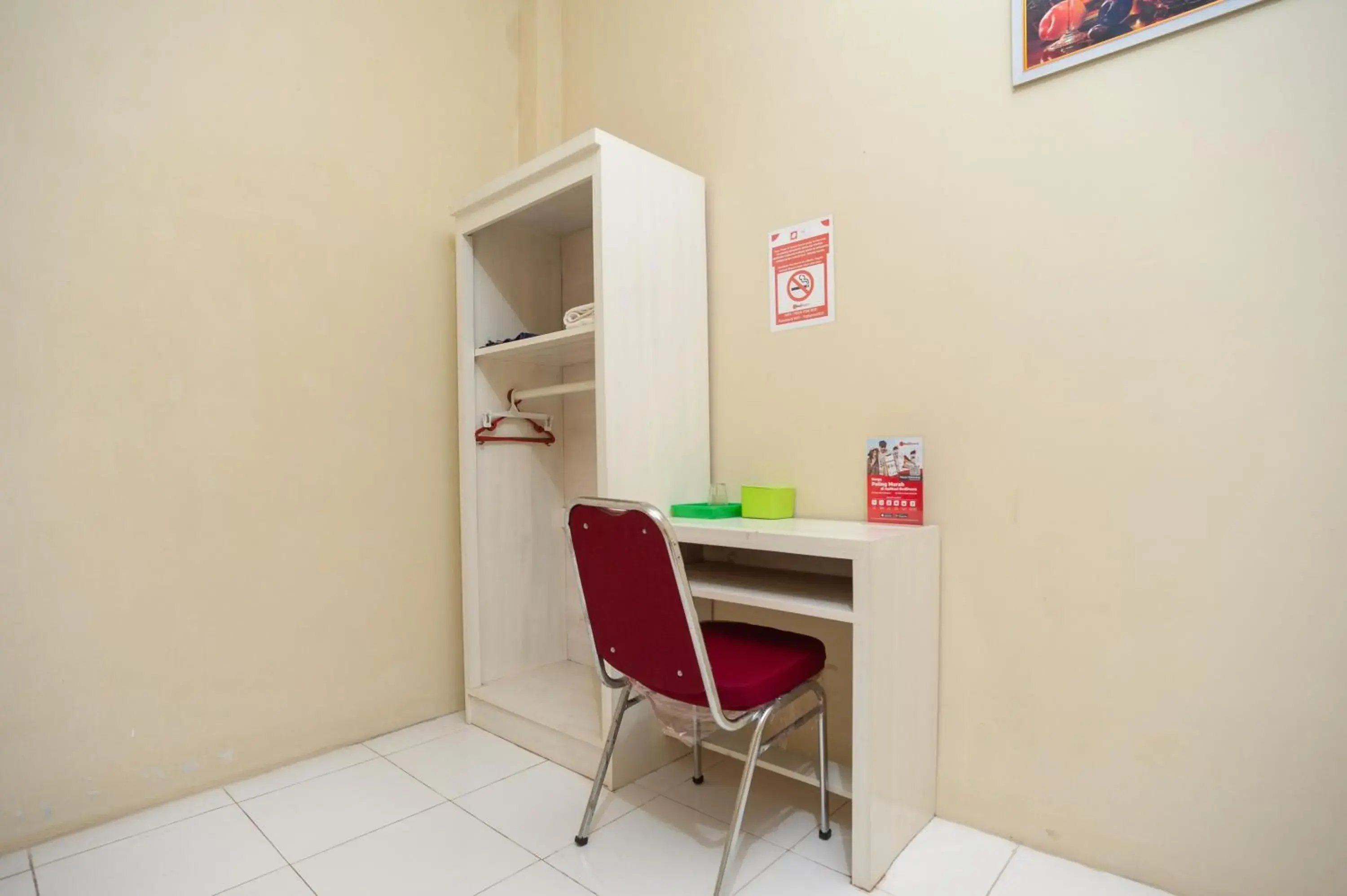 Bedroom in RedDoorz near Universitas Muhammadiyah Pringsewu Bedroom in RedDoorz near Universitas Muhammadiyah Pringsewu