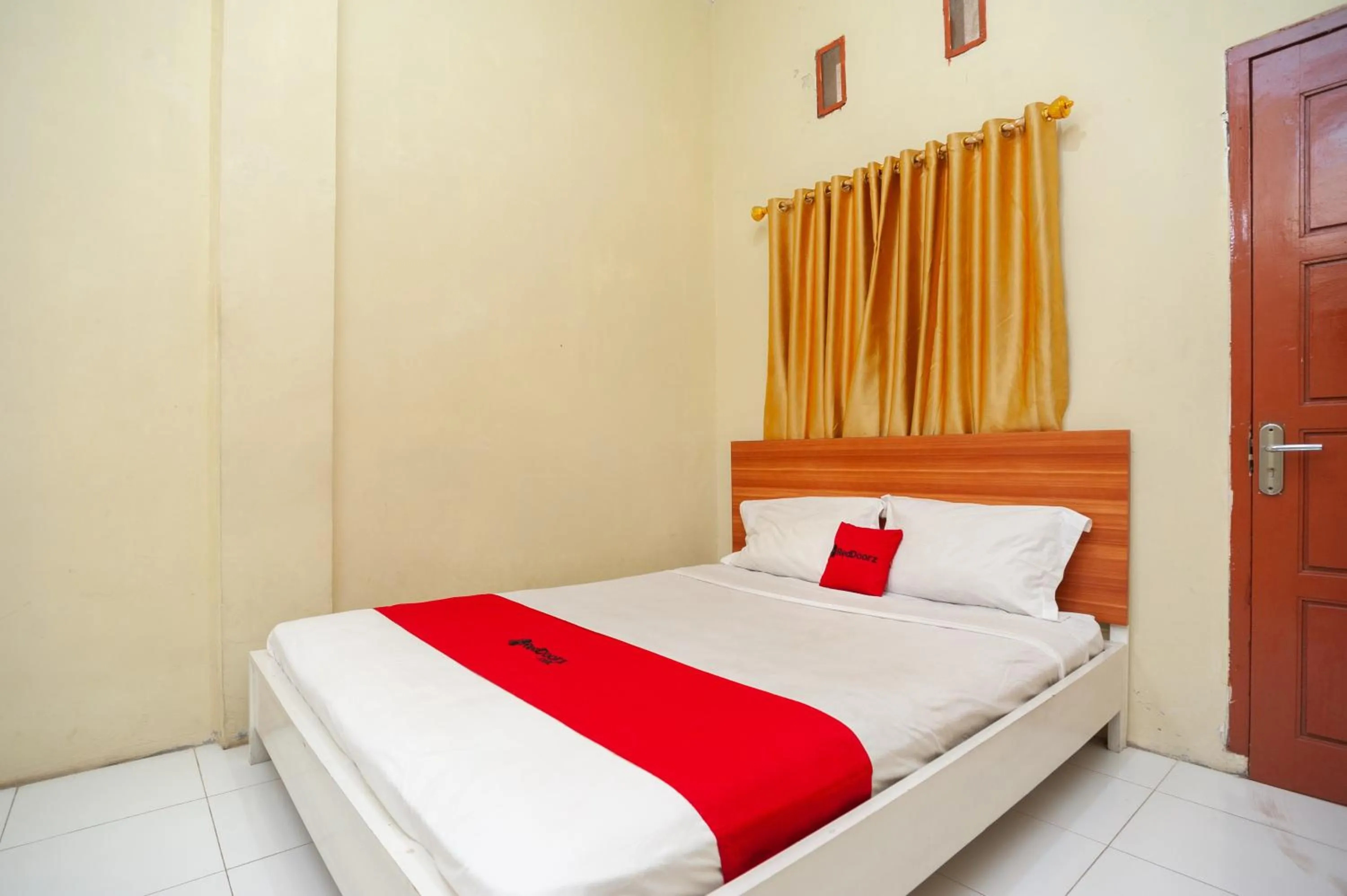 Bed in RedDoorz near Universitas Muhammadiyah Pringsewu