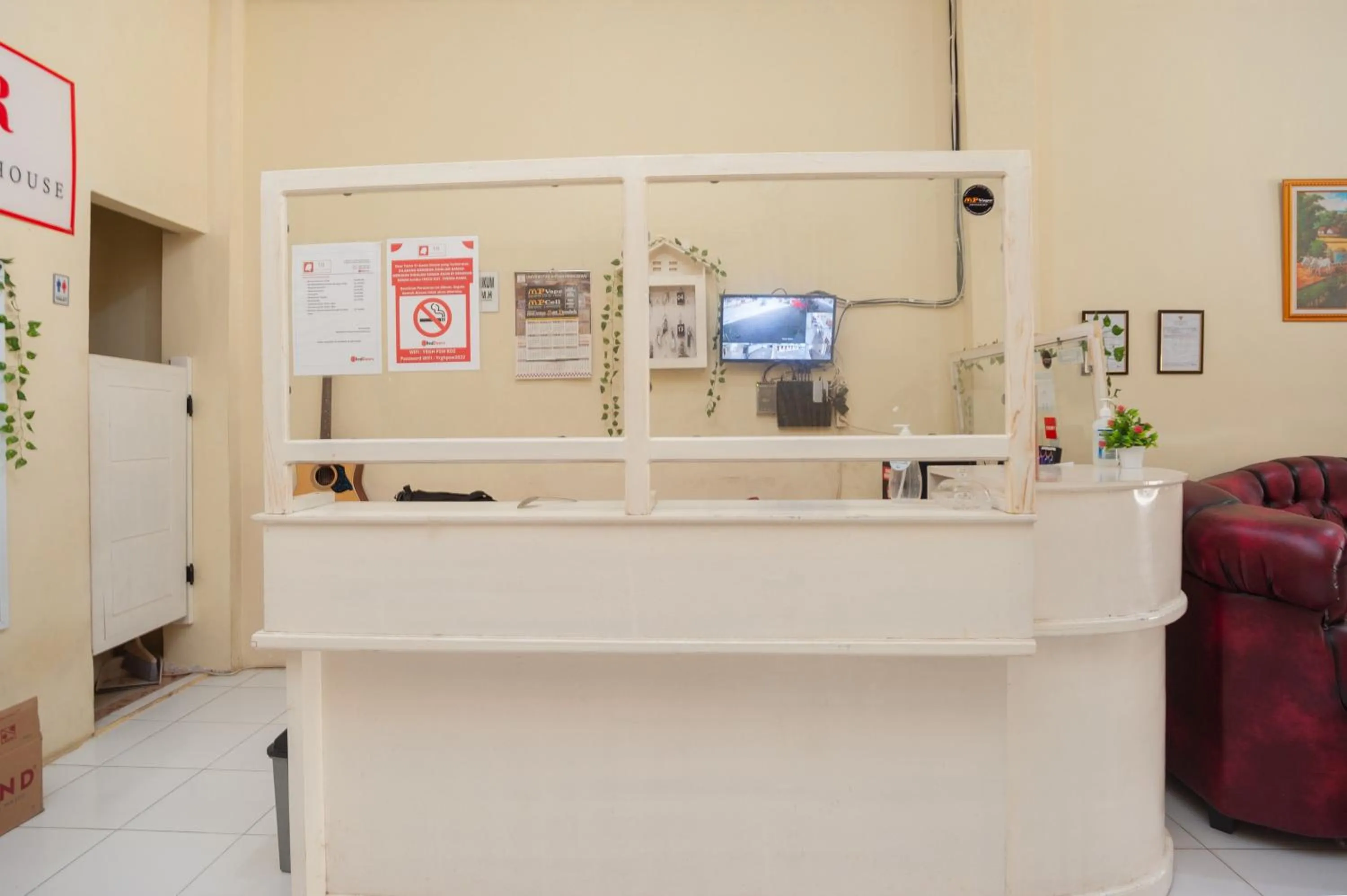 Lobby or reception in RedDoorz near Universitas Muhammadiyah Pringsewu