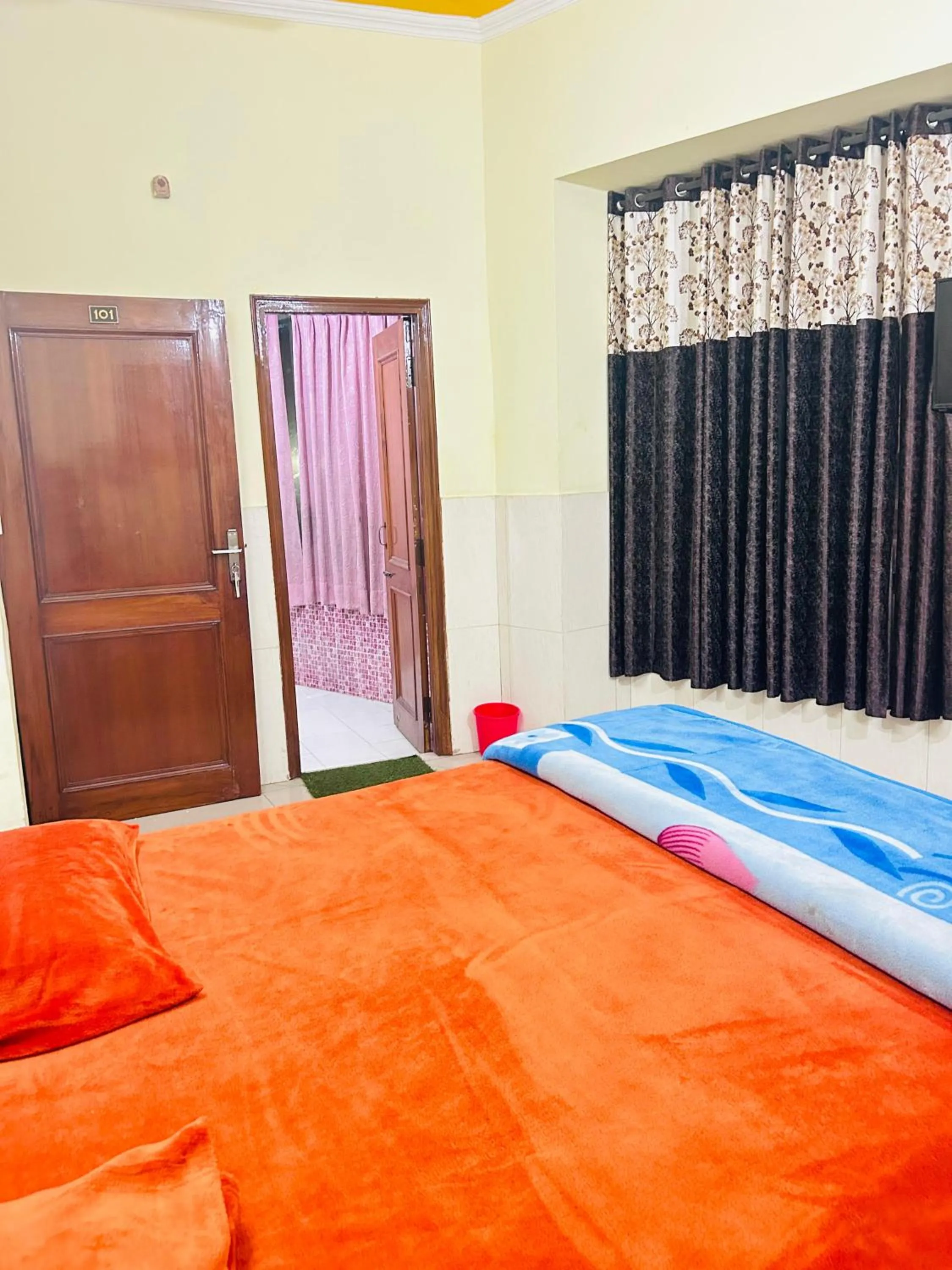 Bed in Sunrise hotel