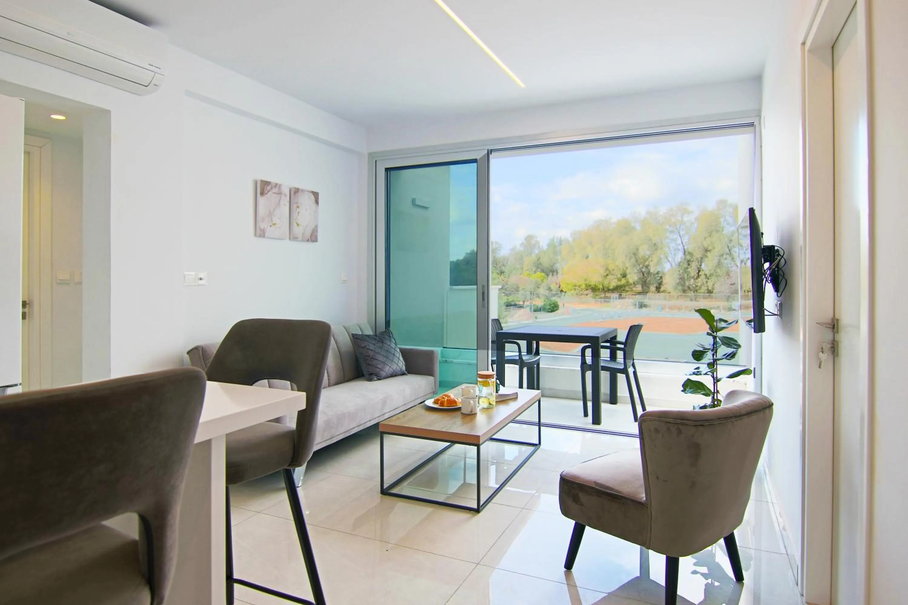 Balcony/Terrace in Phaedrus Living - Seaside Executive Flat Harbour 101