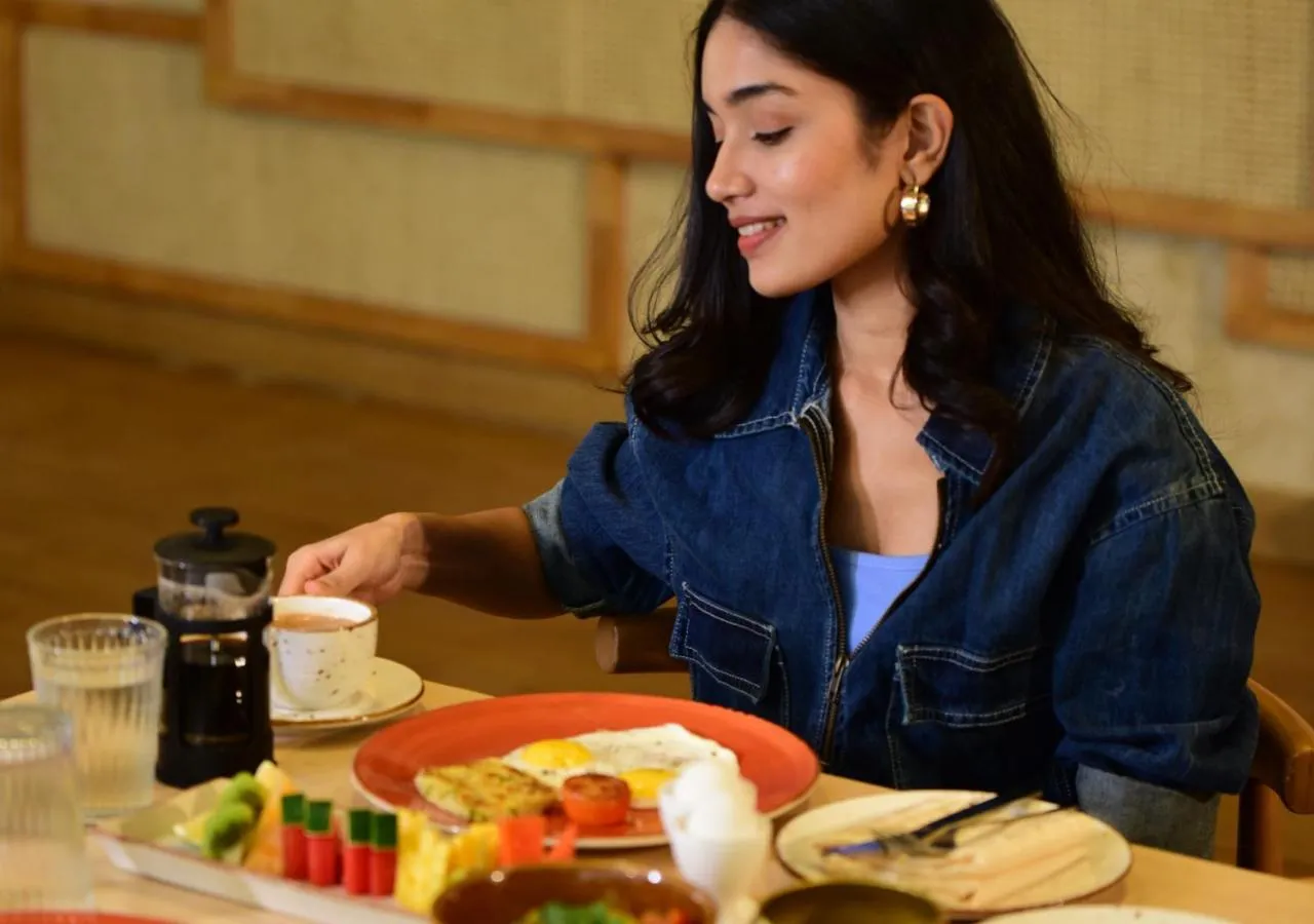 Restaurant/places to eat in Bloom Hotel - HITEC City