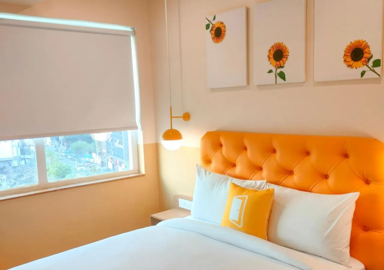 Bedroom, Bed in Bloom Hotel - HITEC City