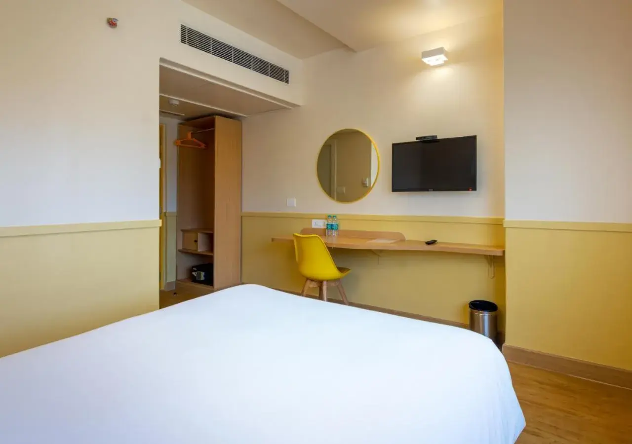 TV and multimedia, Bed in Bloom Hotel - HITEC City TV and multimedia, Bed in Bloom Hotel - HITEC City