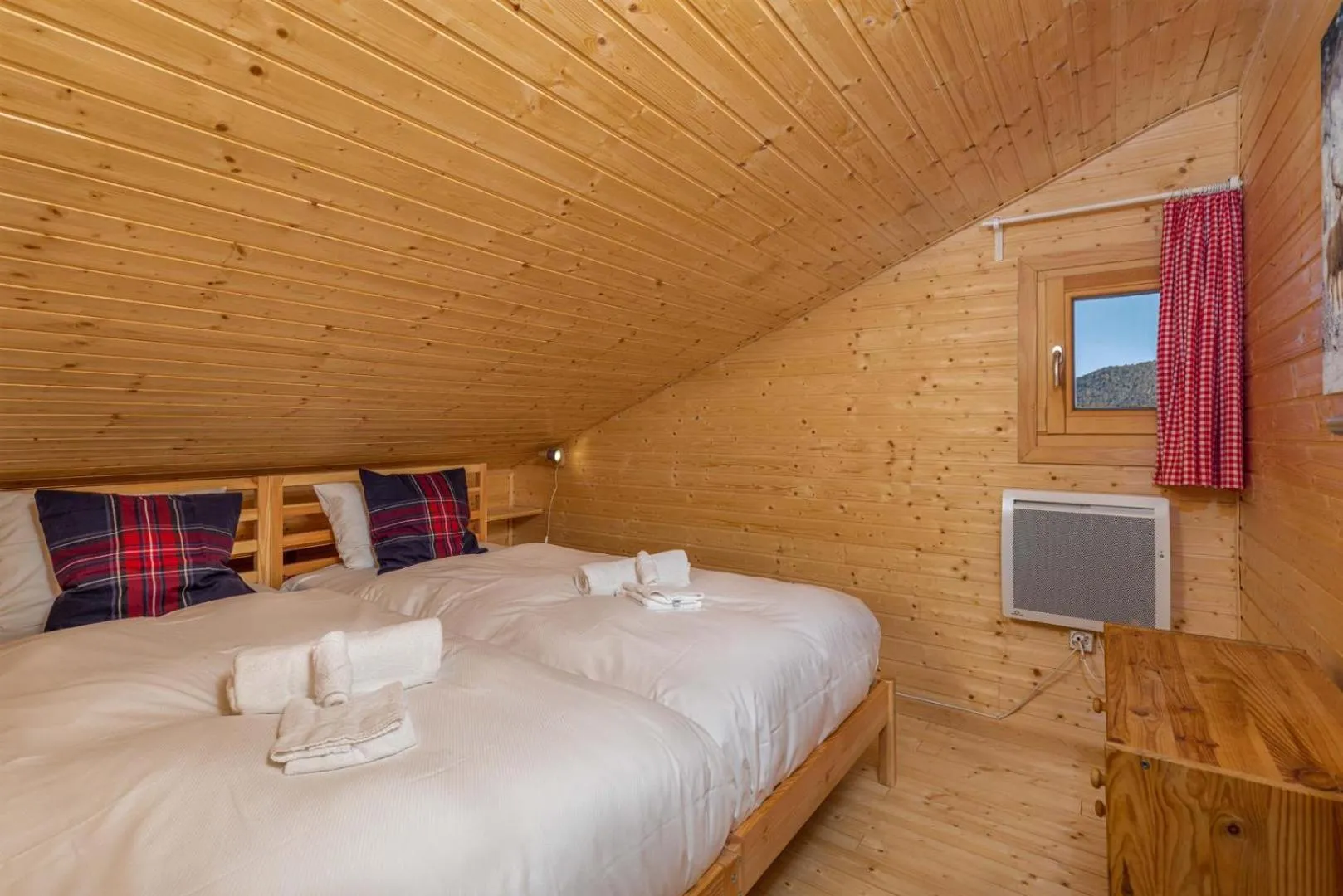 Floor plan, Bed in Chalet Noisette Authentic Swiss chalet Perfect for families