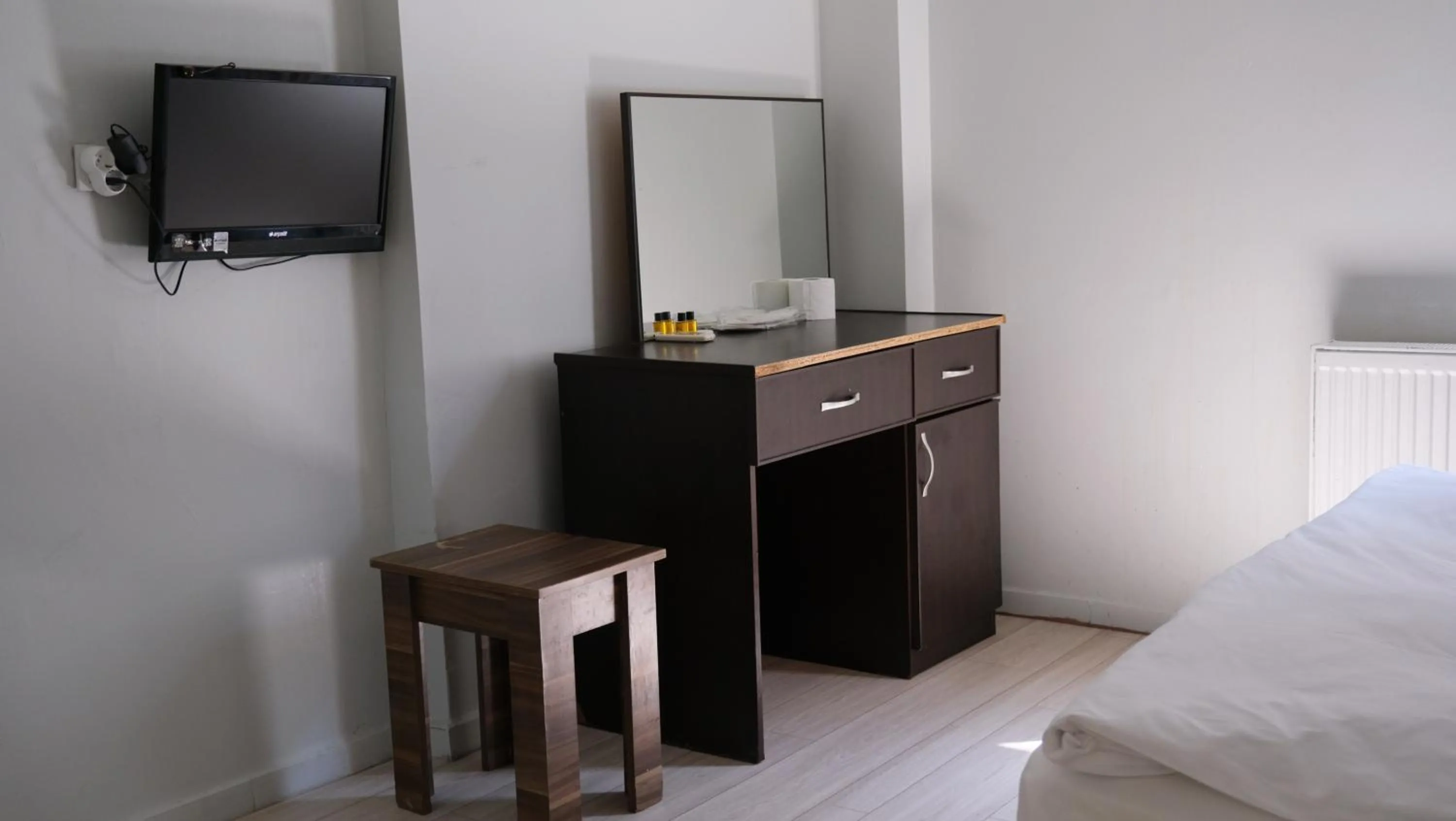TV and multimedia, Bed in Simon Hotel