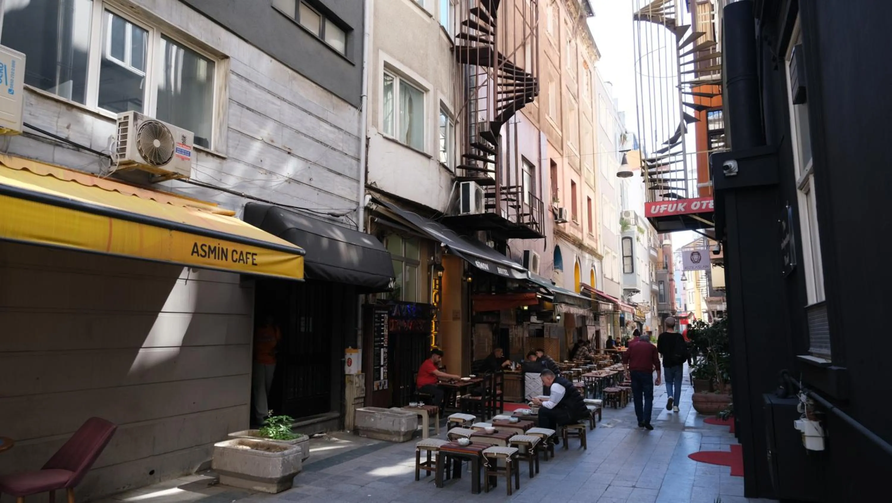 Property building in Simon Hotel