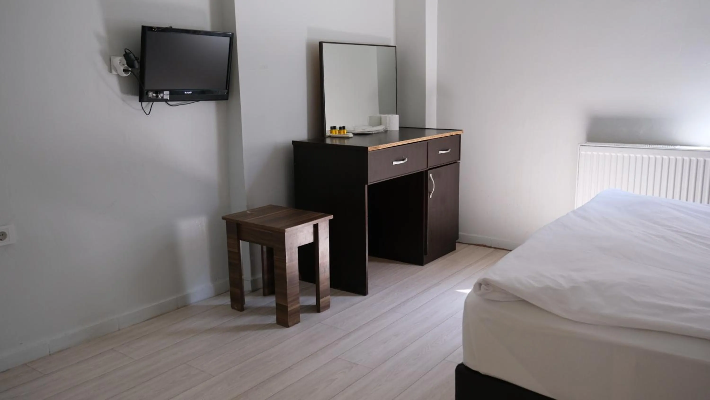 TV and multimedia, Bed in Simon Hotel