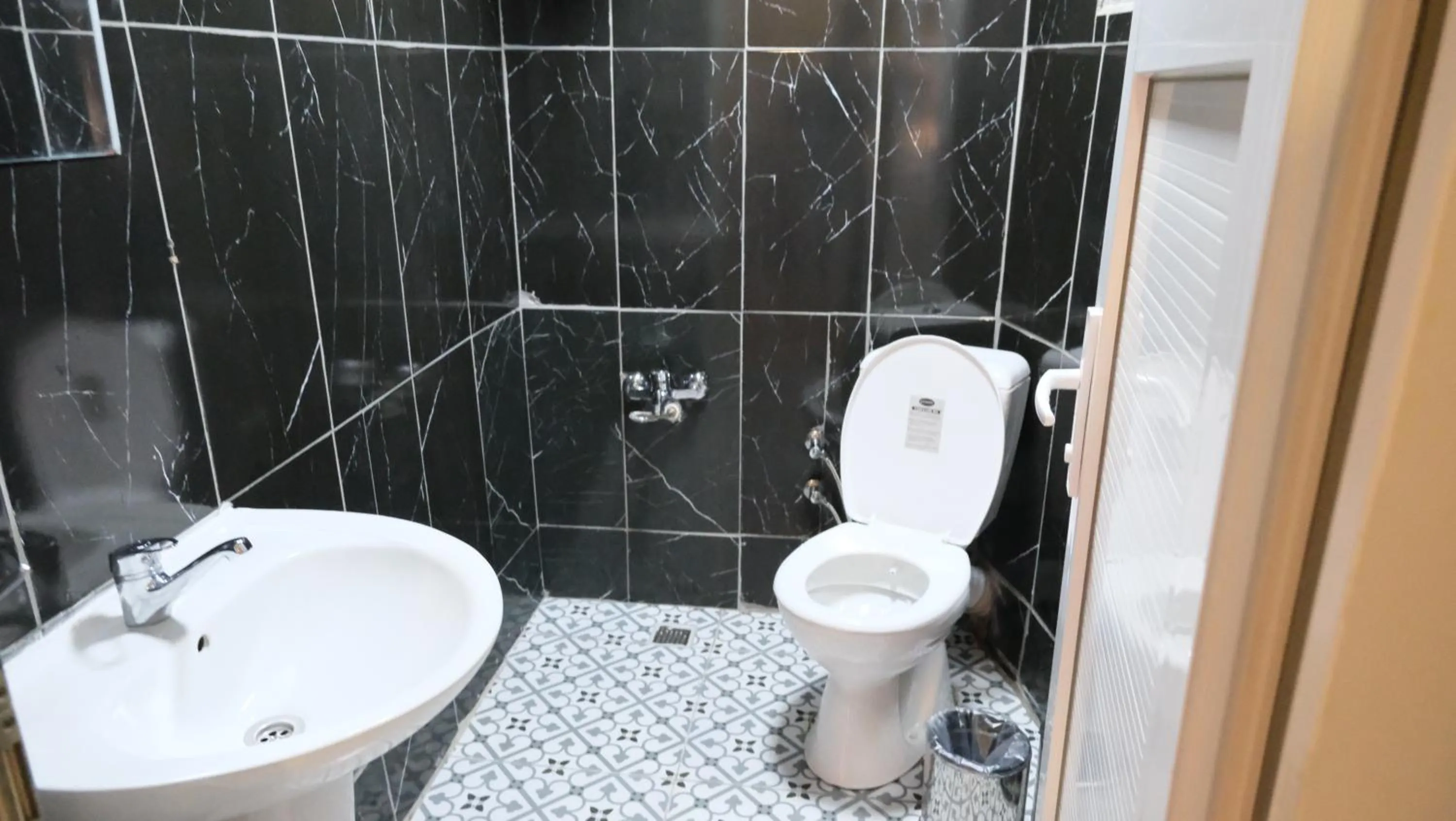 Shower in Simon Hotel