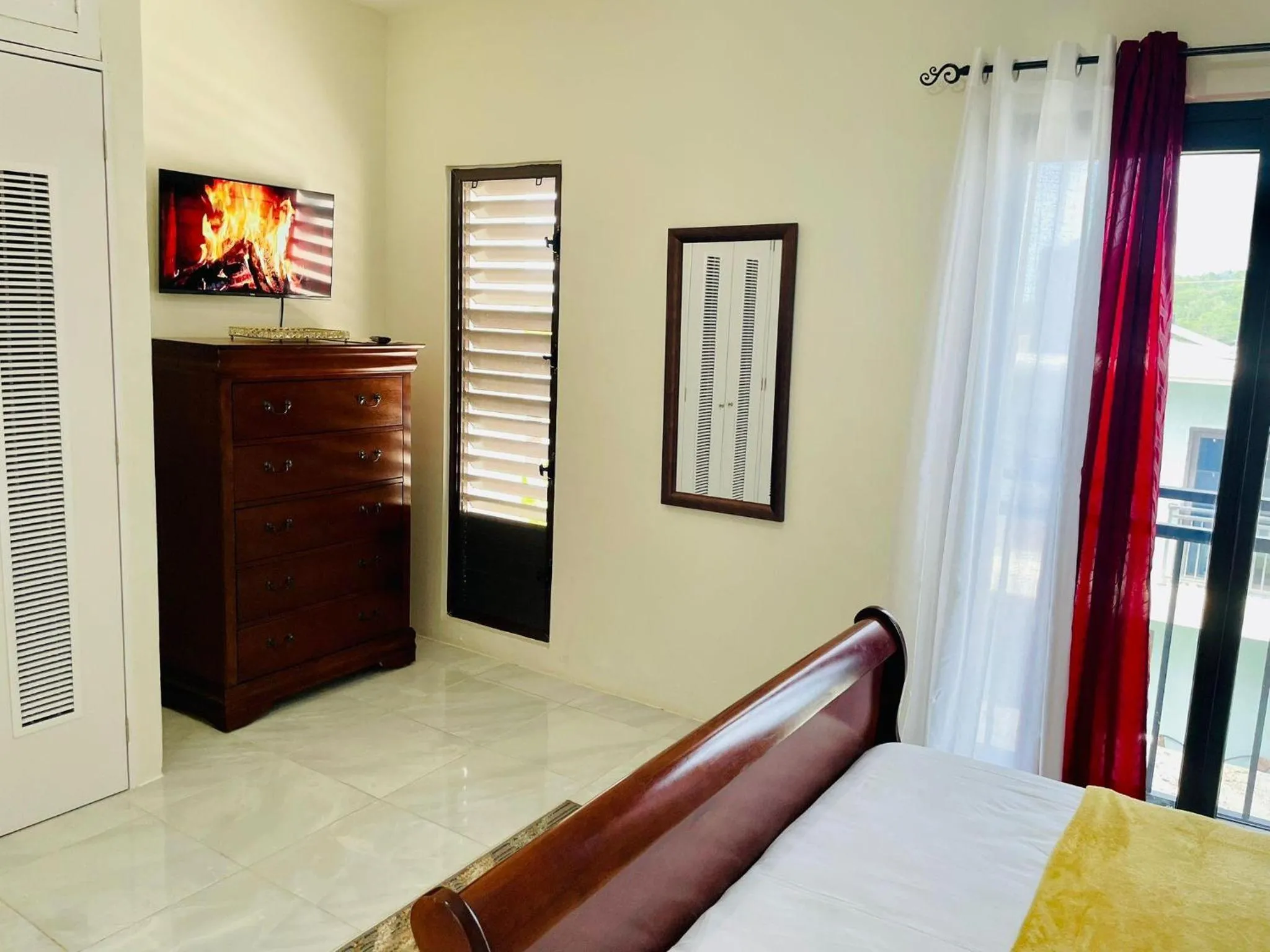 Bed in VaeTropicalParadise Free Puerto Seco Beach Access