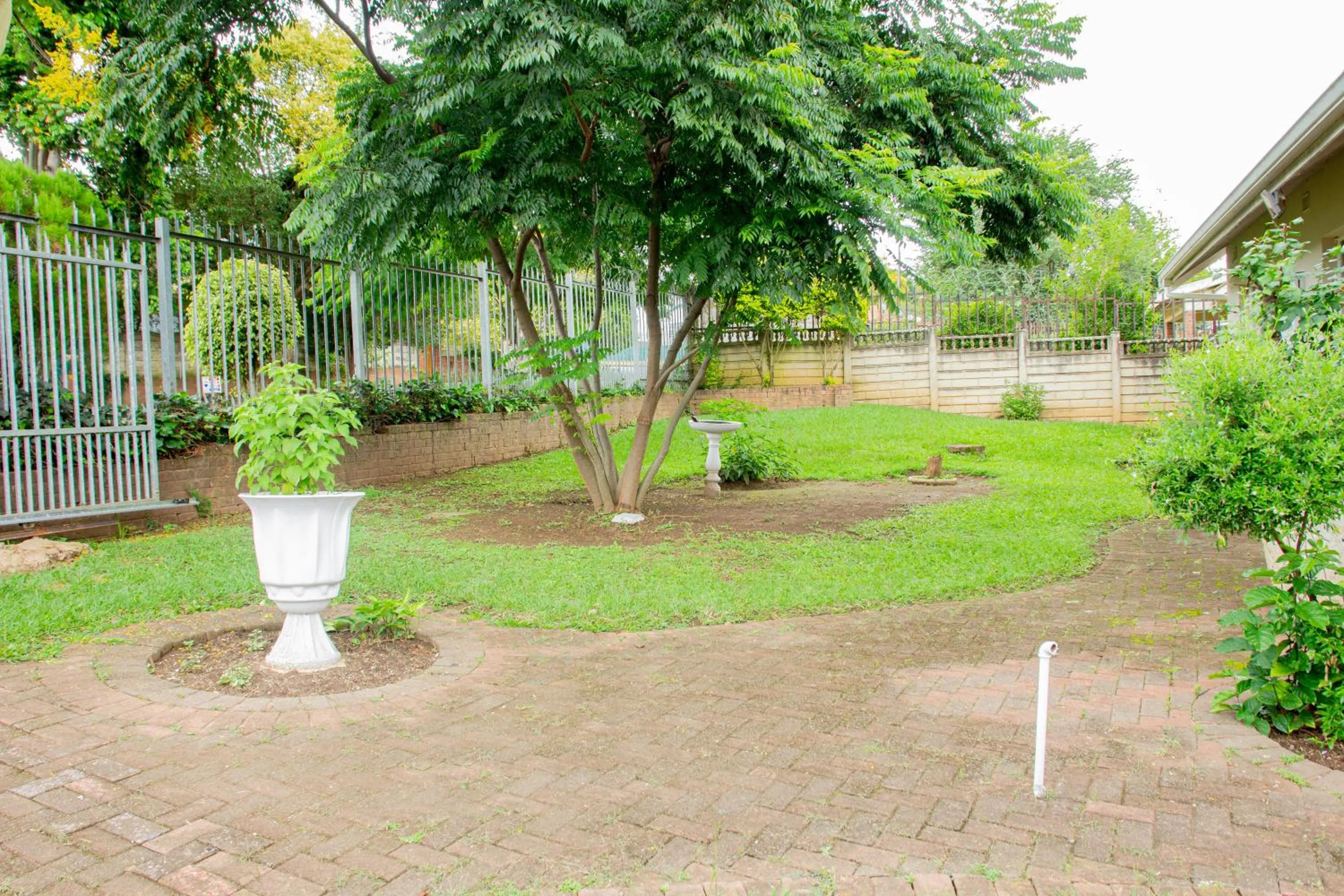 Garden in BLUEBERRY BED AND BREAKFAST