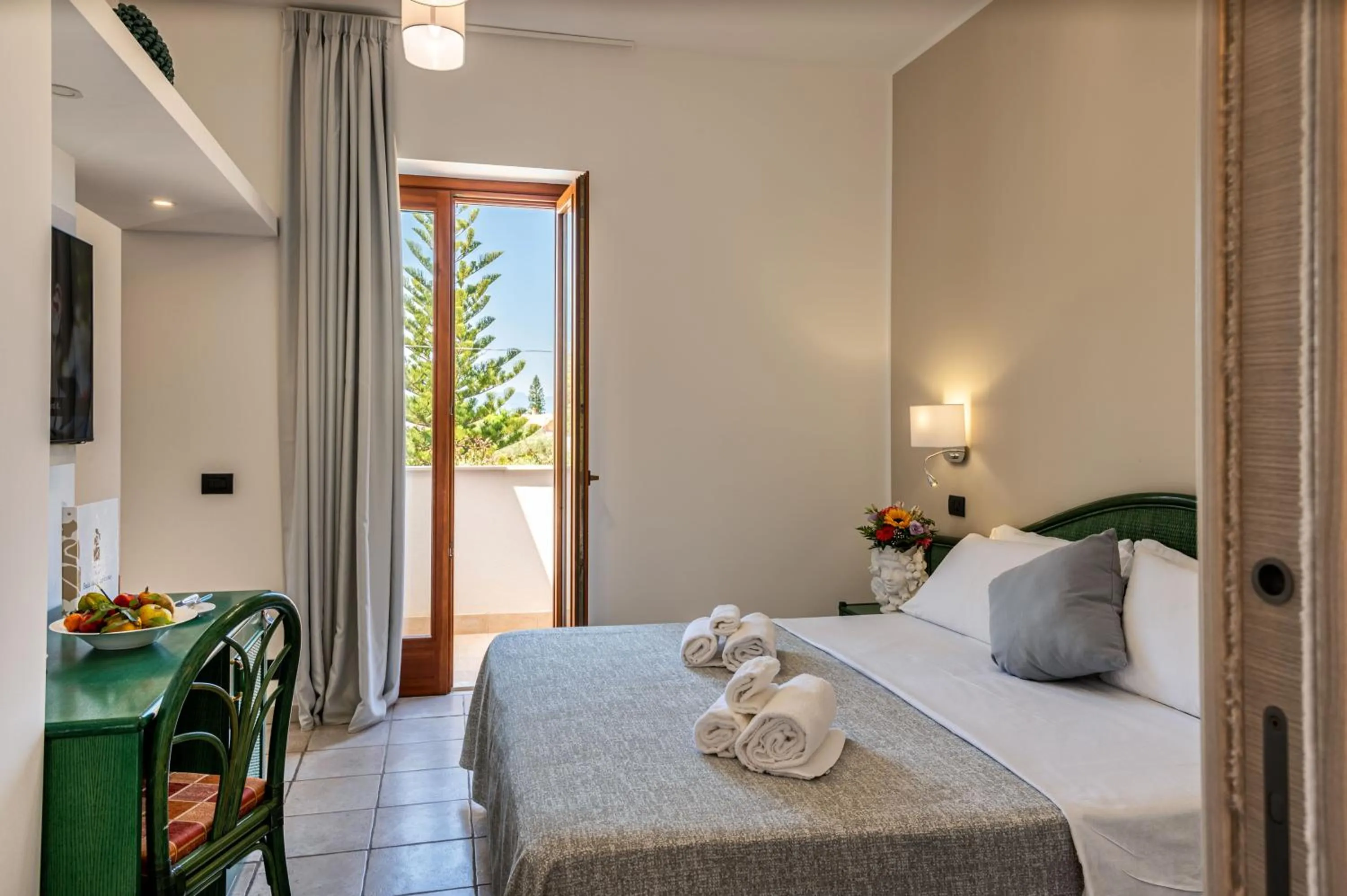 Photo of the whole room, Bed in Hotel Baia Del Capitano