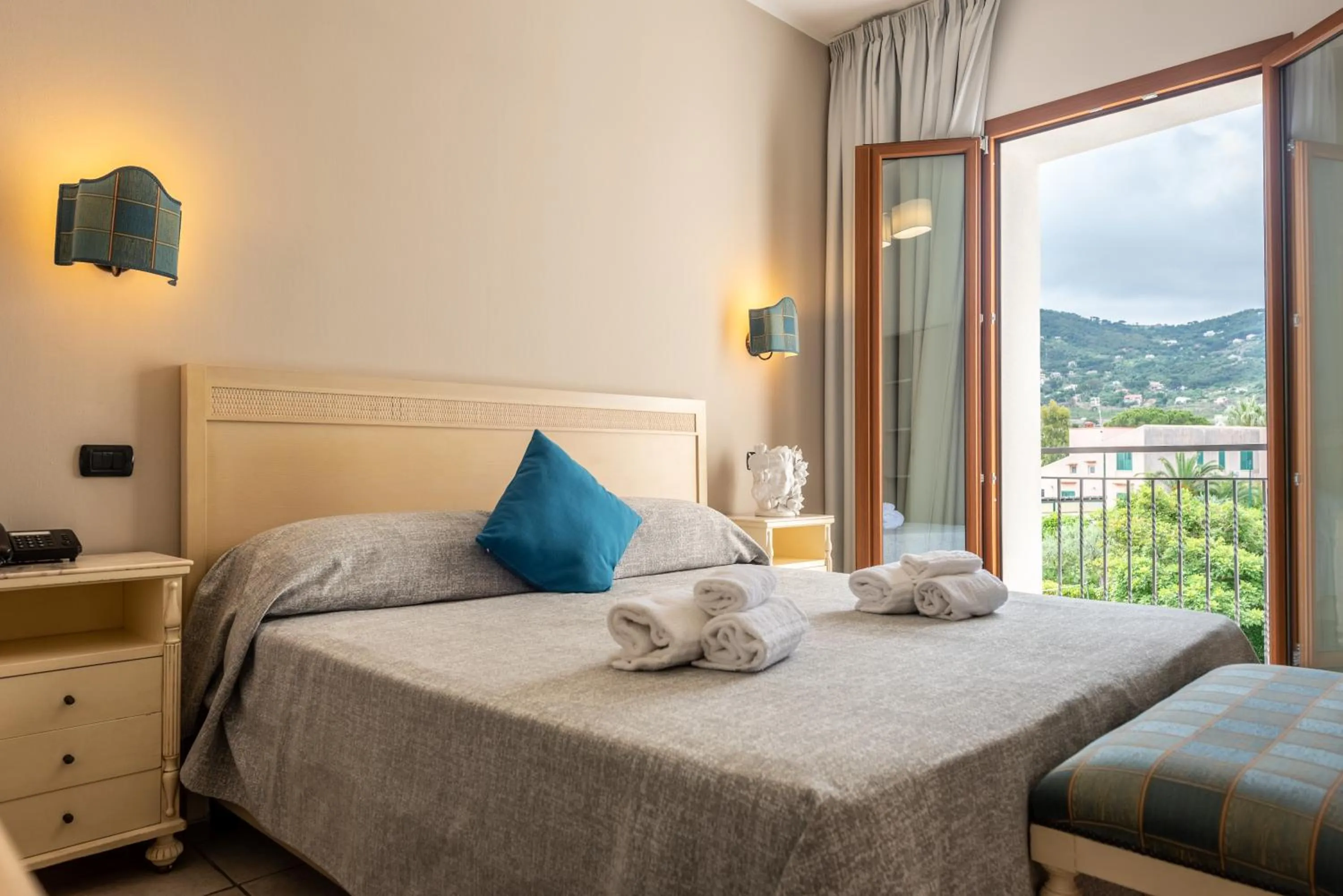 Bedroom, Bed in Hotel Baia Del Capitano