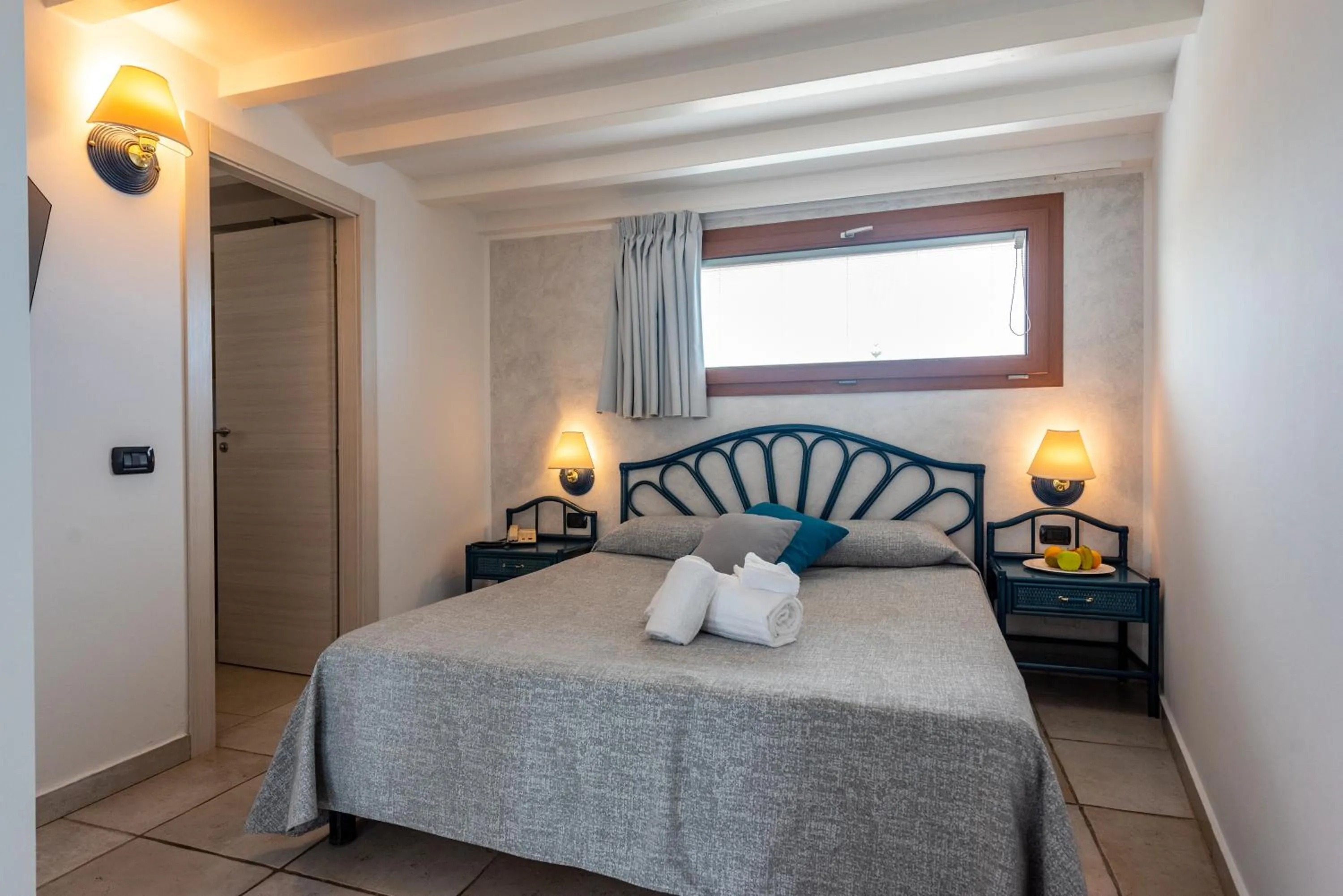 Bedroom, Bed in Hotel Baia Del Capitano