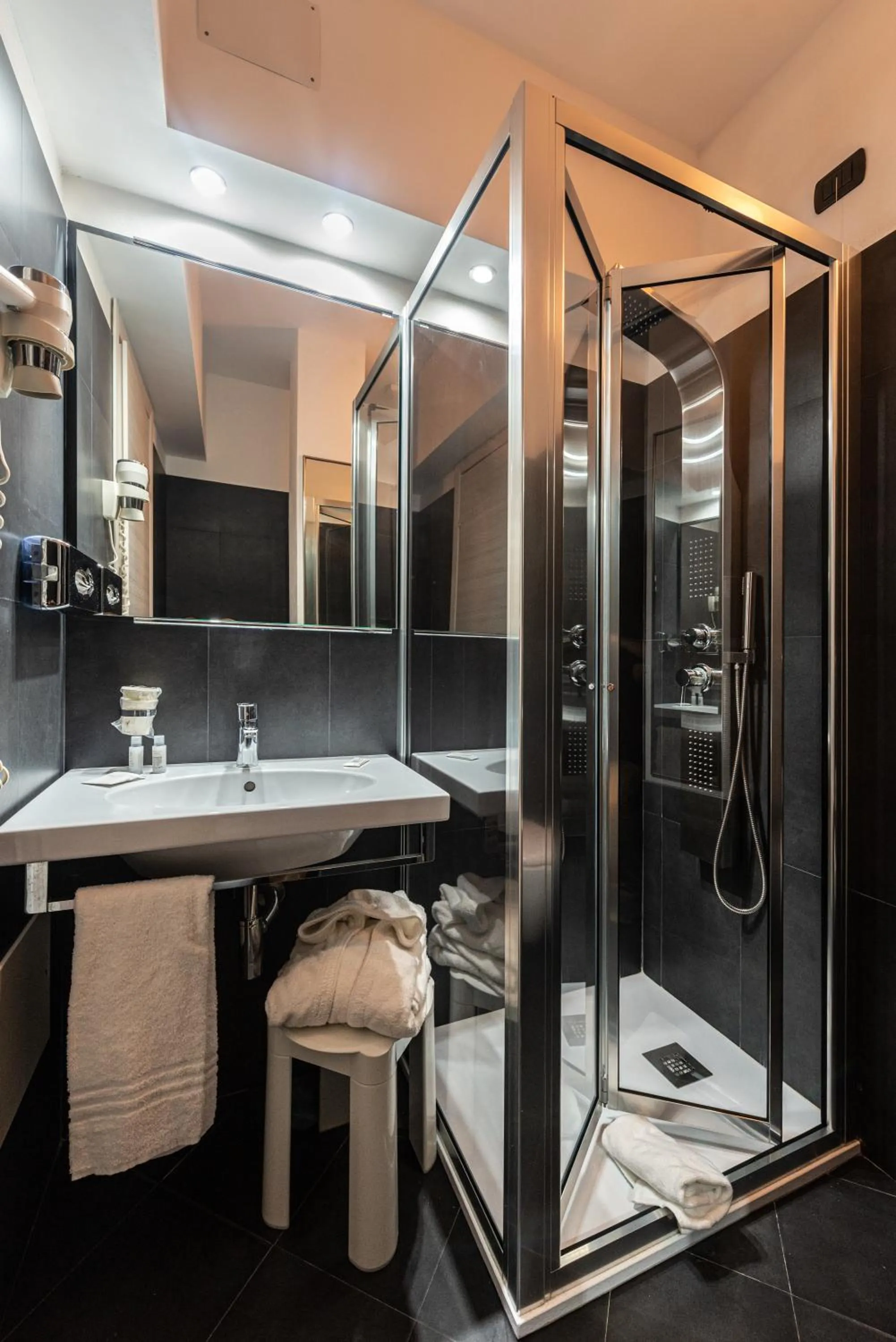 Bedroom in Hotel Baia Del Capitano