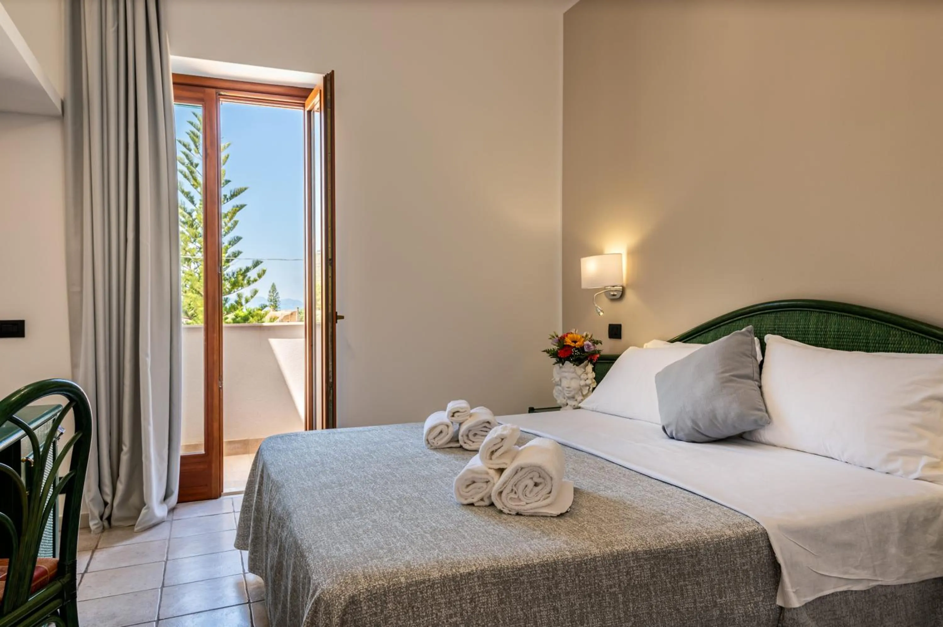 Photo of the whole room, Bed in Hotel Baia Del Capitano