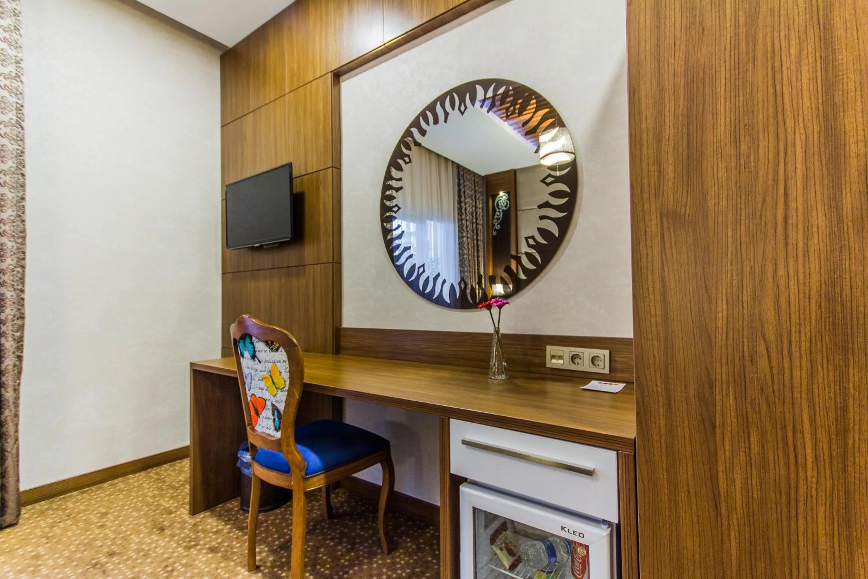Communal lounge/ TV room in Taksim Cihangir Fidan Residence Hotel