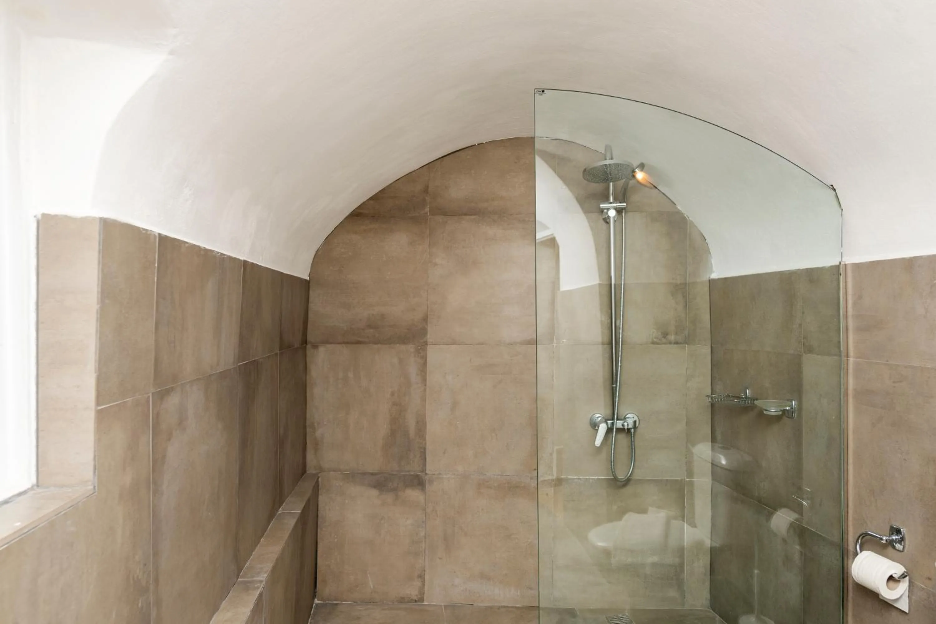 Shower in La Maltese Estate