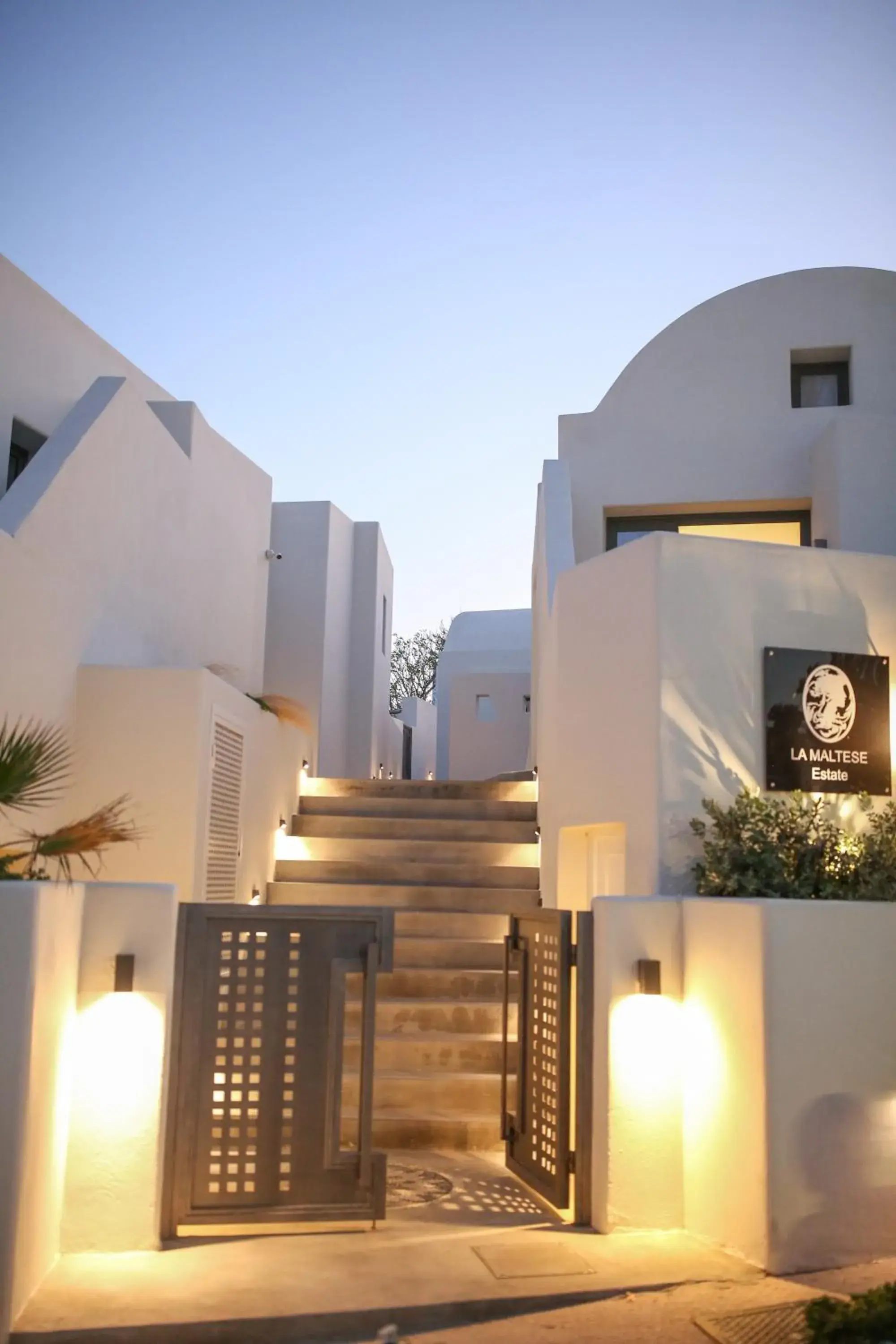 Property building in La Maltese Estate Property building in La Maltese Estate