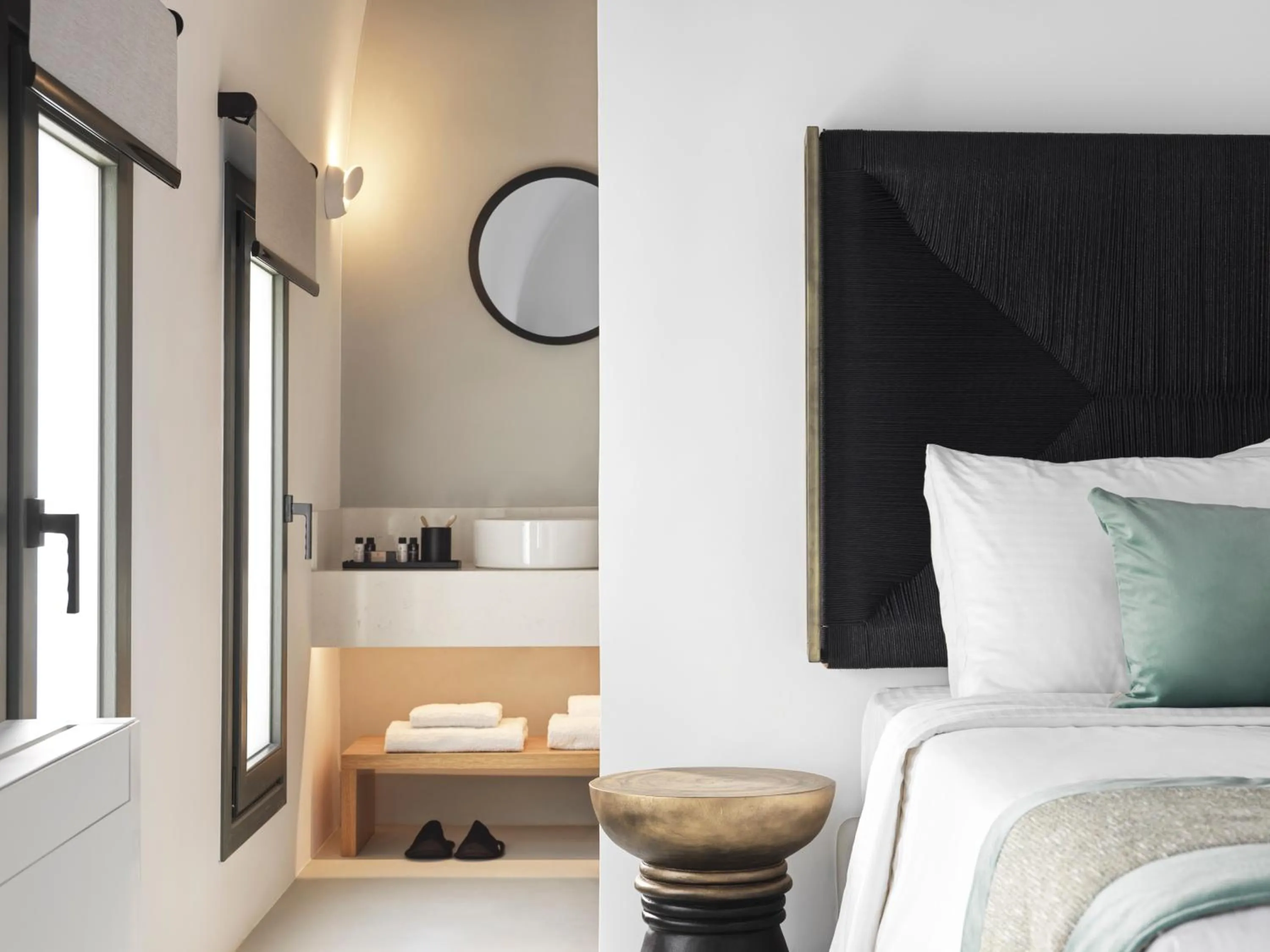 Bathroom, Bed in La Maltese Estate