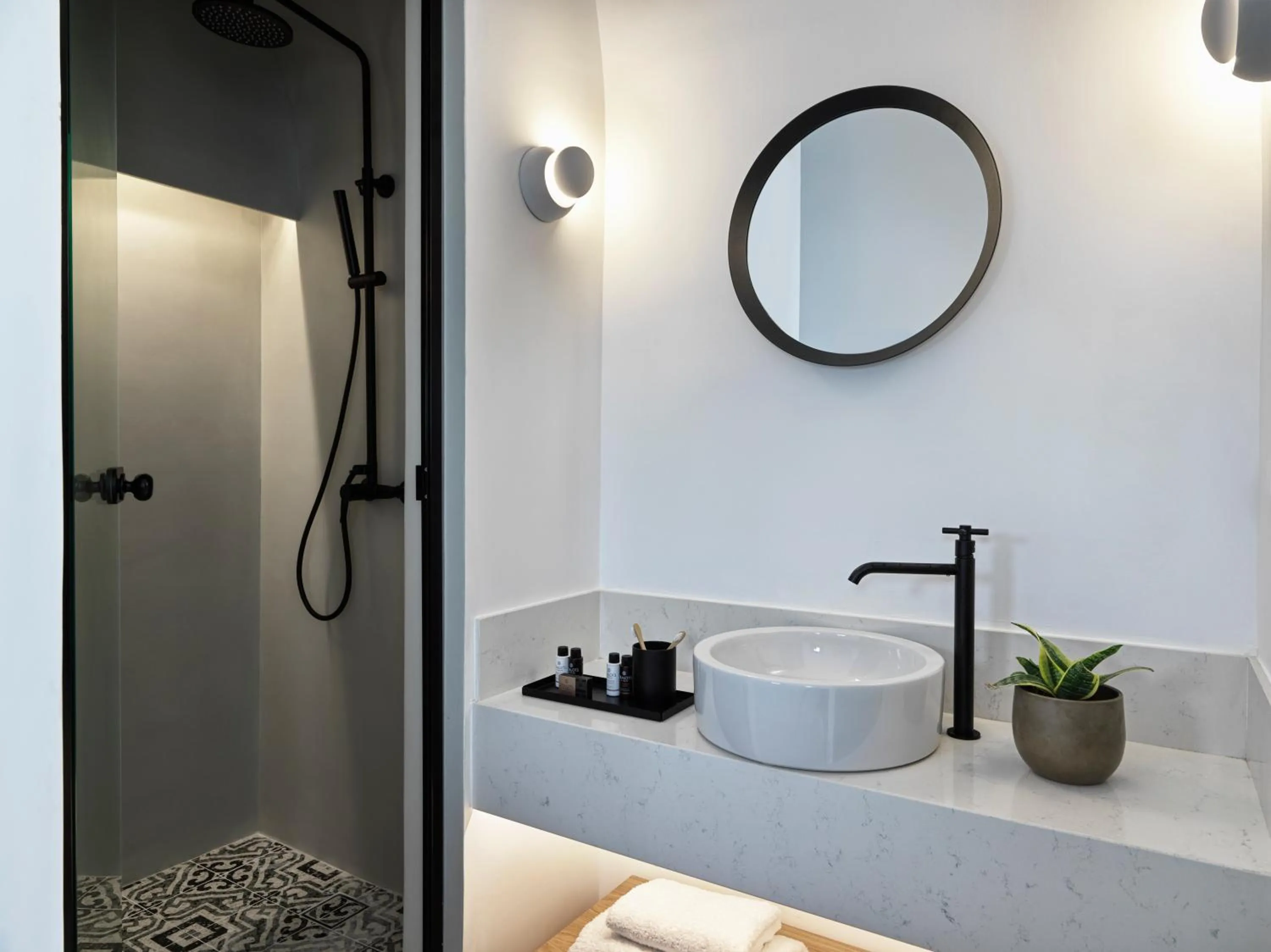 Shower in La Maltese Estate