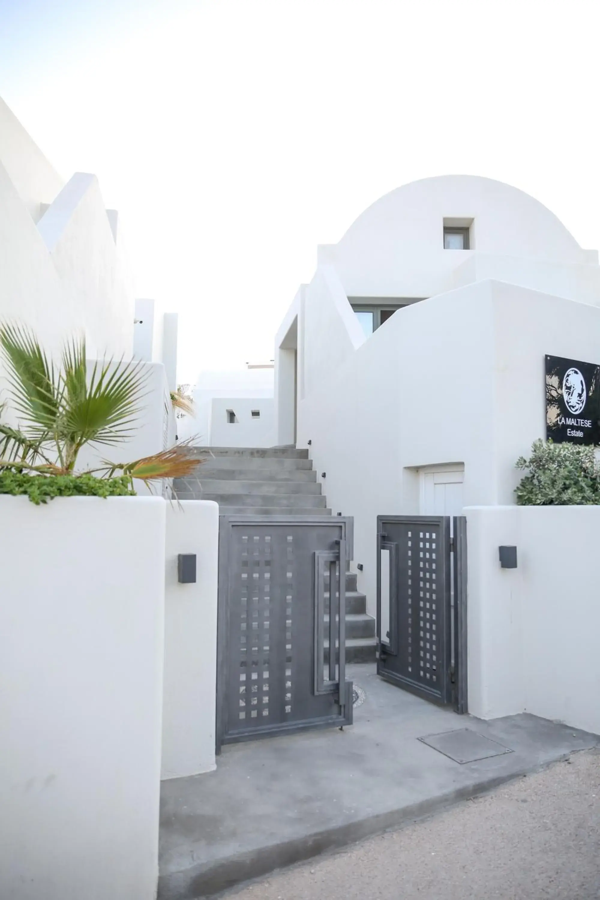 Property building in La Maltese Estate Property building in La Maltese Estate