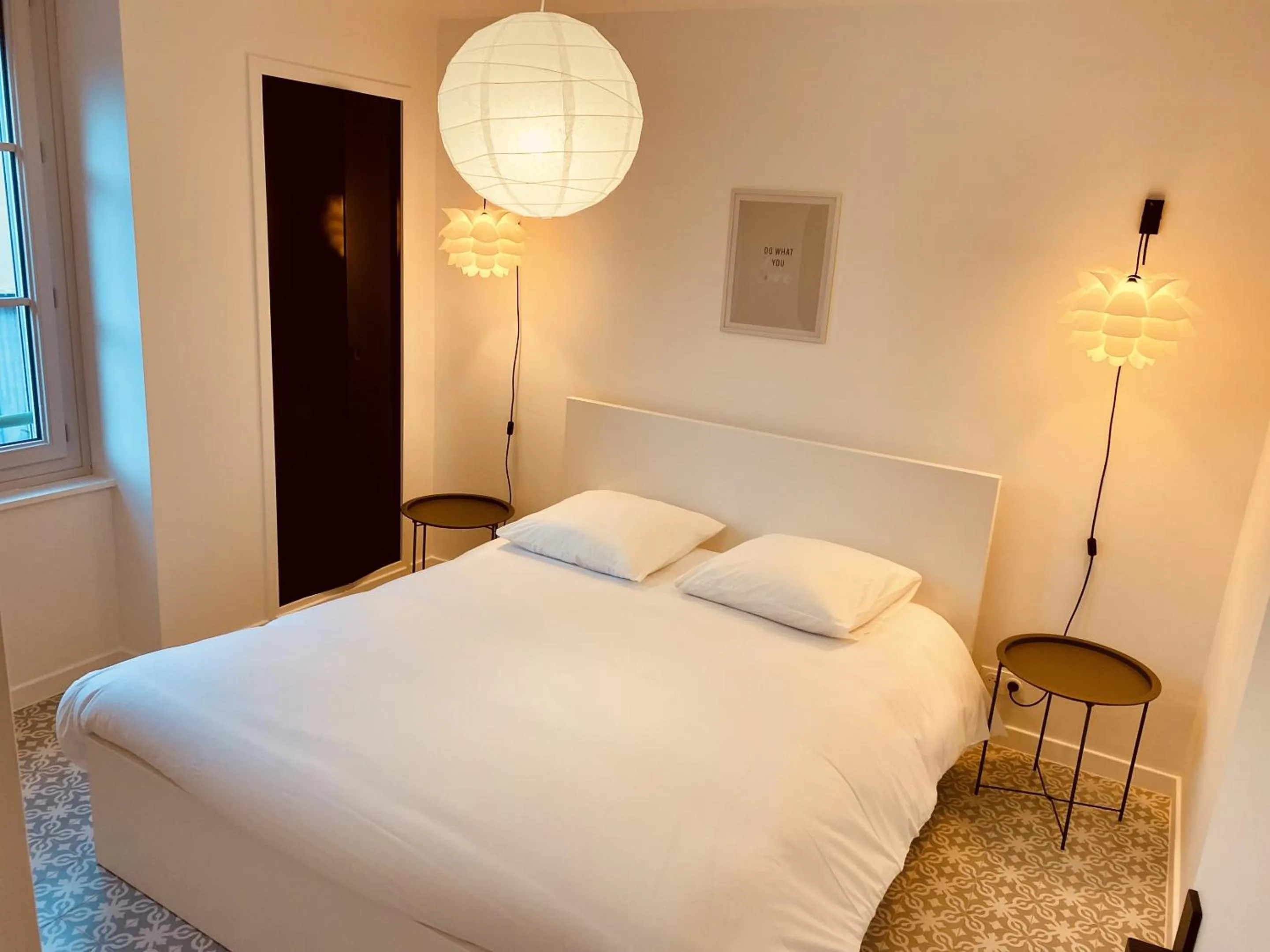 Bedroom, Bed in Suite 24 Appart'hôtel-L'Annexe-3 étoiles