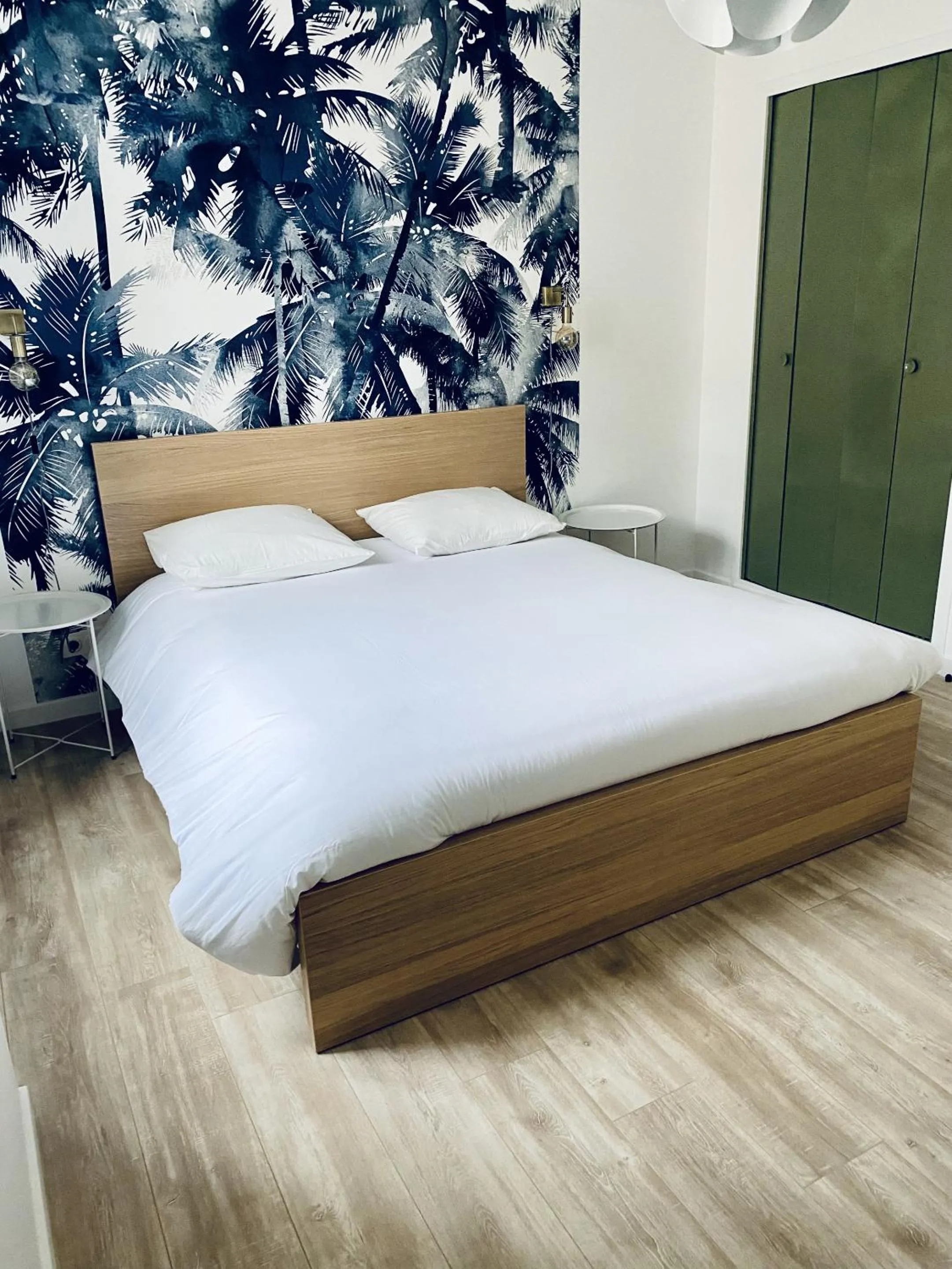 Bedroom, Bed in Suite 24 Appart'hôtel-L'Annexe-3 étoiles