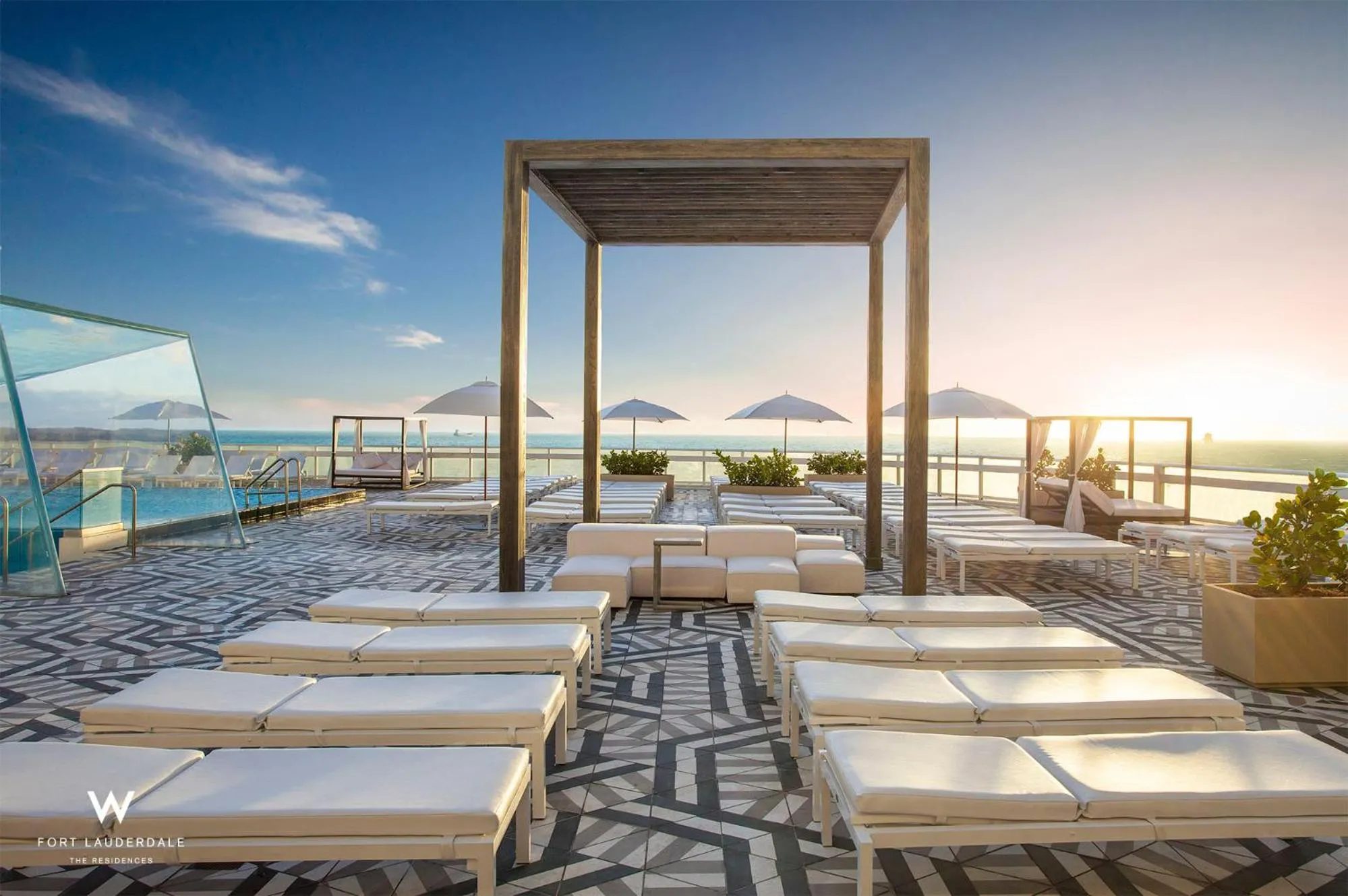 Swimming pool in Luxury 1 BR at Fort Lauderdale