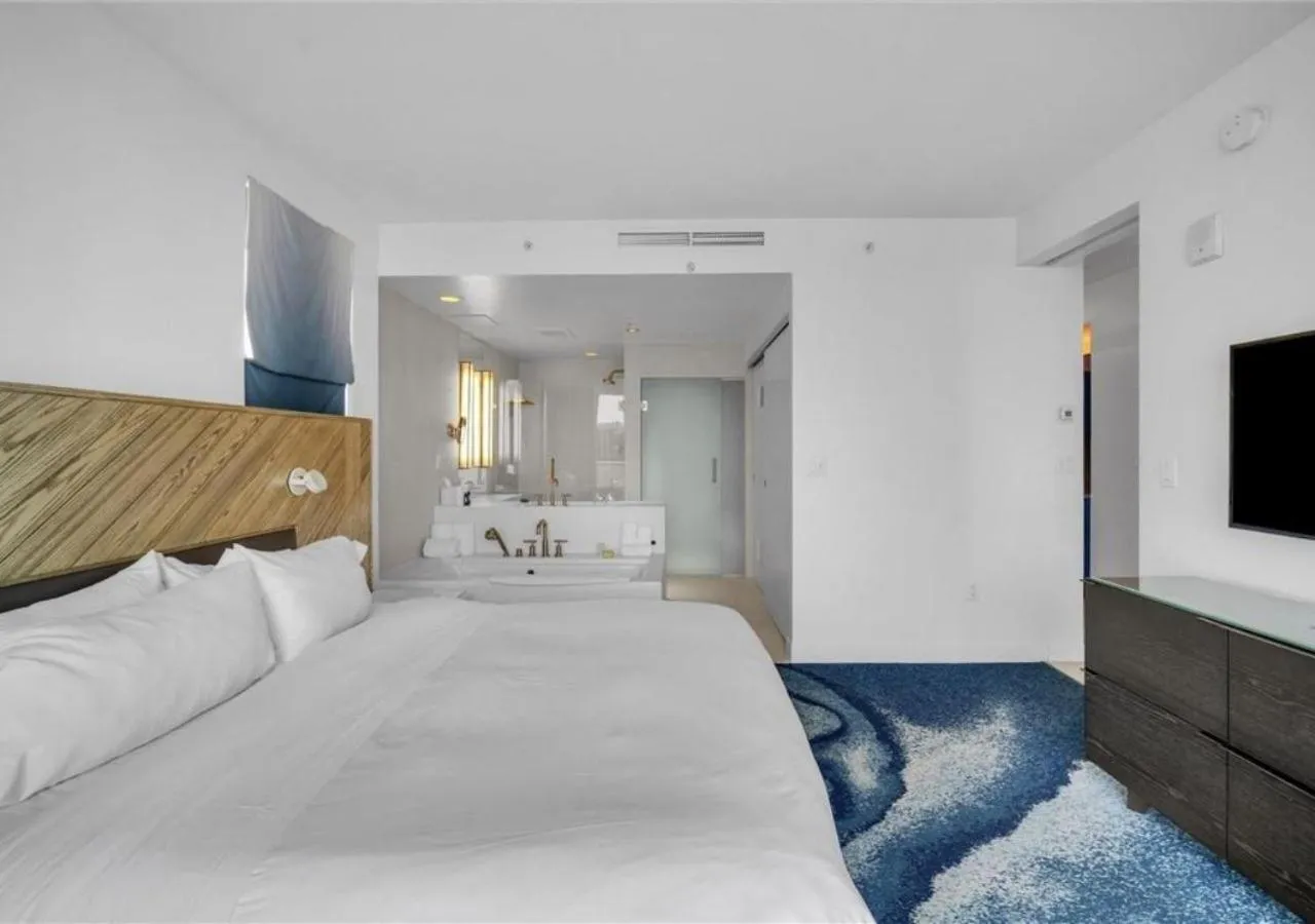 Bathroom, Bed in Luxury 1 BR at Fort Lauderdale
