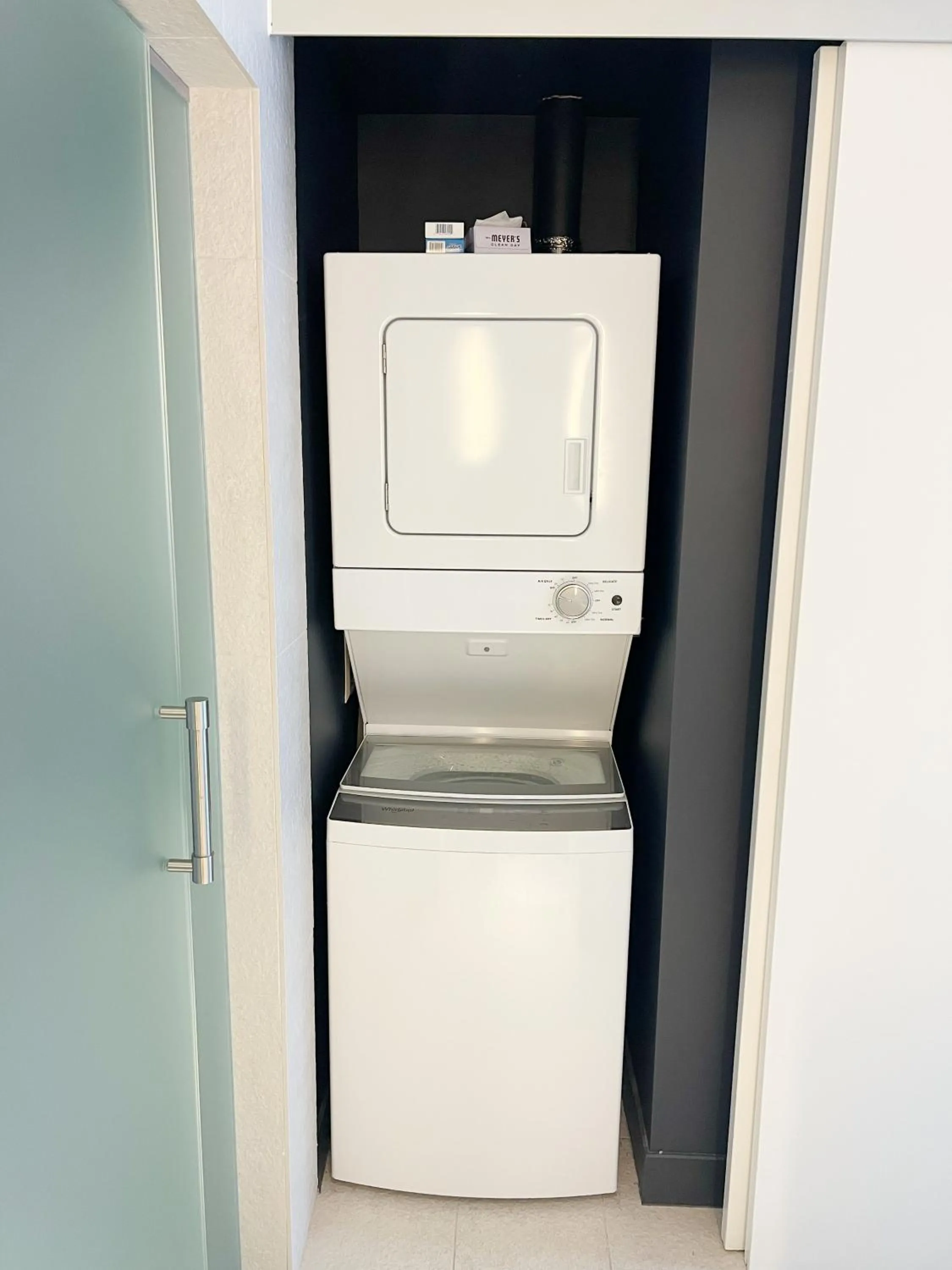 washing machine in Luxury 1 BR at Fort Lauderdale