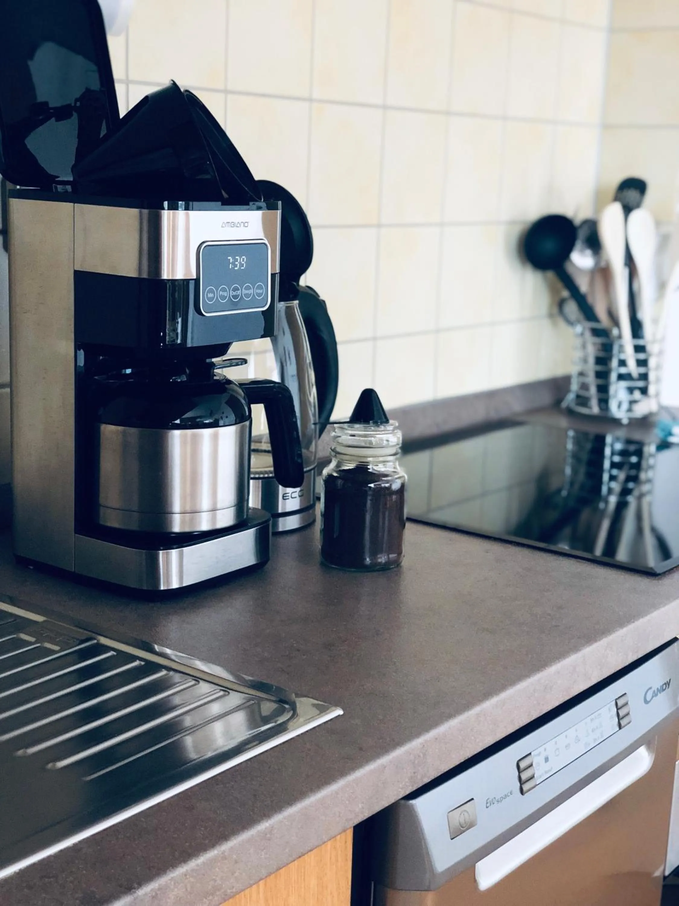 Coffee/tea facilities in Apartmán U Tří smrků