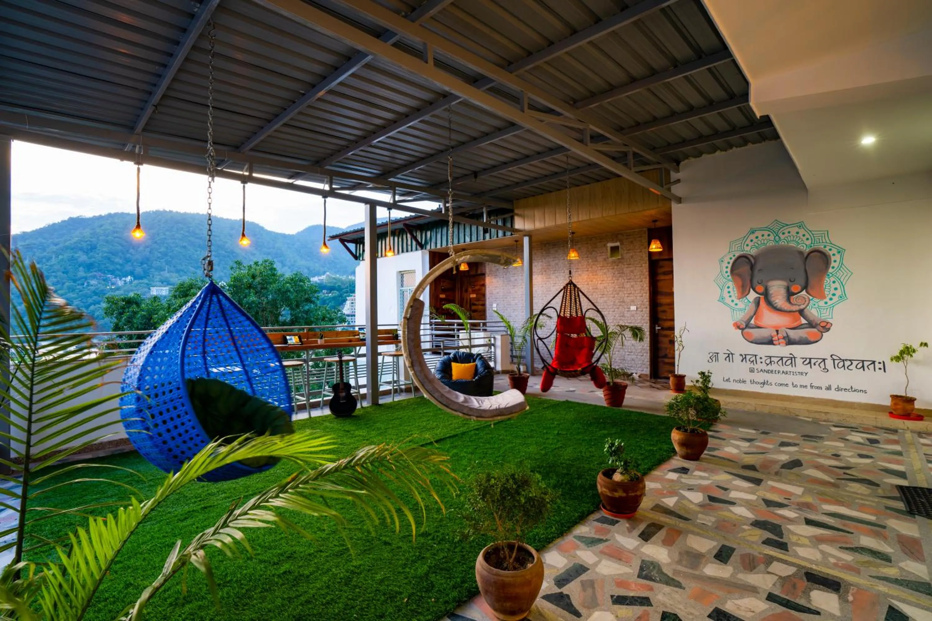 Day in Zostel Rishikesh, Laxman Jhula