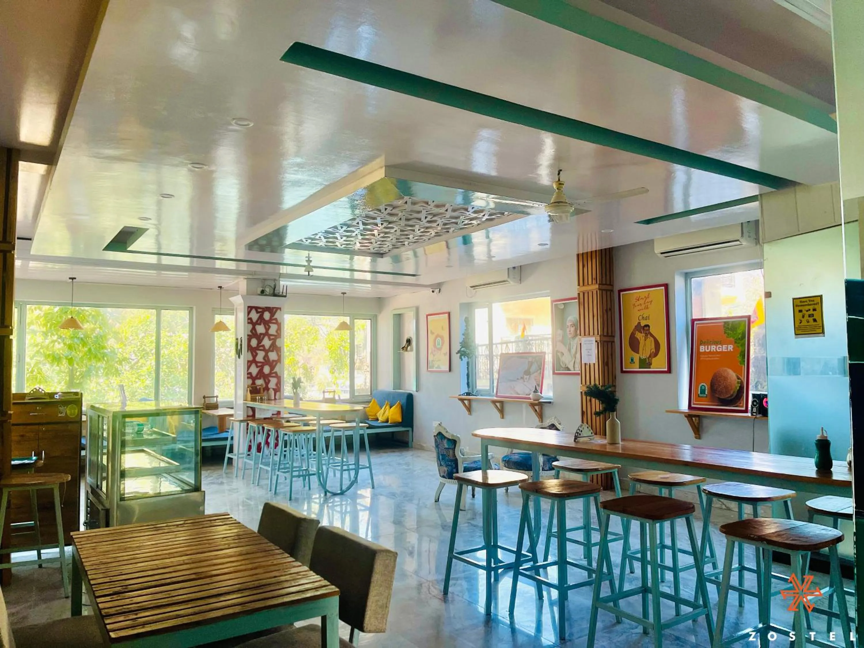 Restaurant/places to eat in Zostel Rishikesh, Laxman Jhula