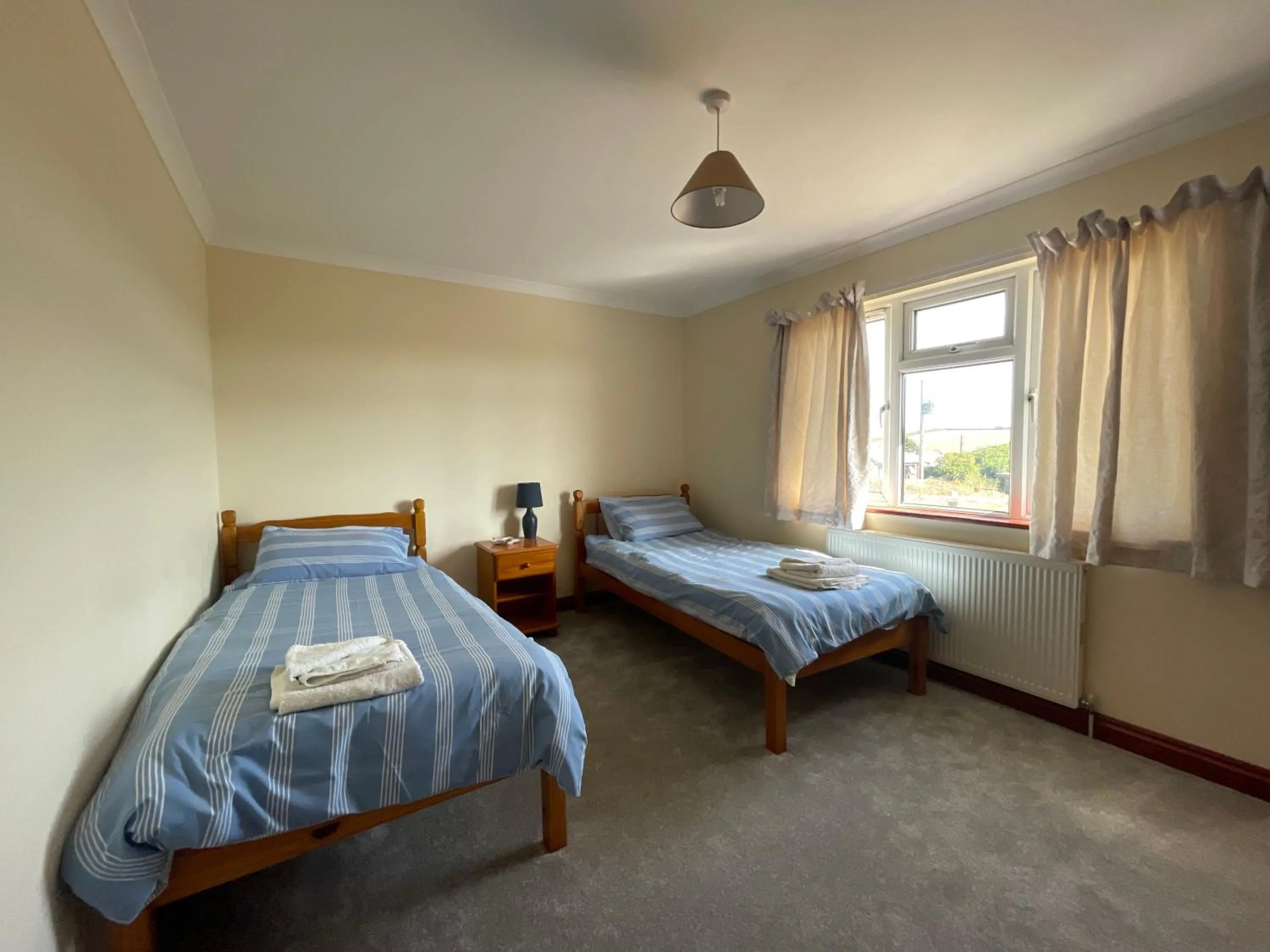 Bedroom, Bed in The Barn-family getaway - Nr Port Isaac