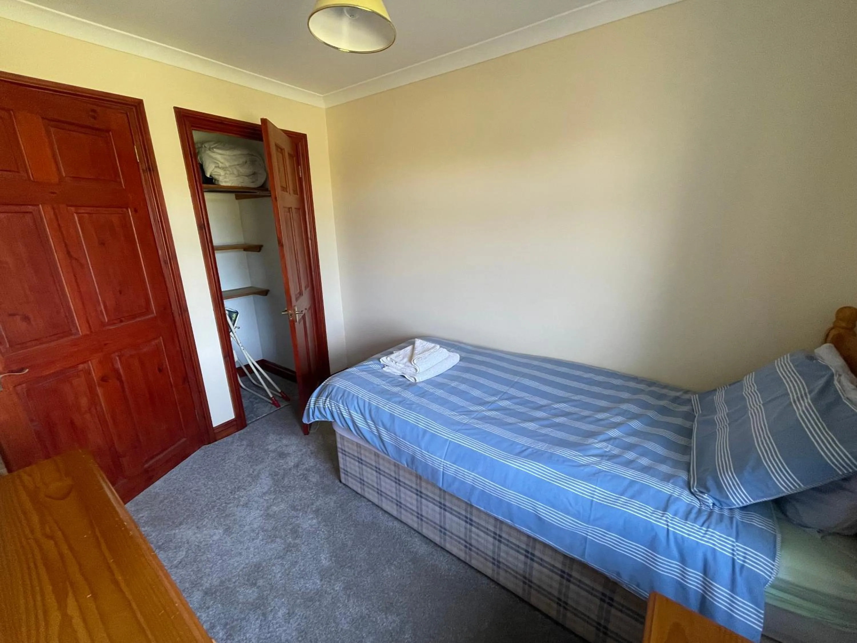 Bedroom, Bed in The Barn-family getaway - Nr Port Isaac