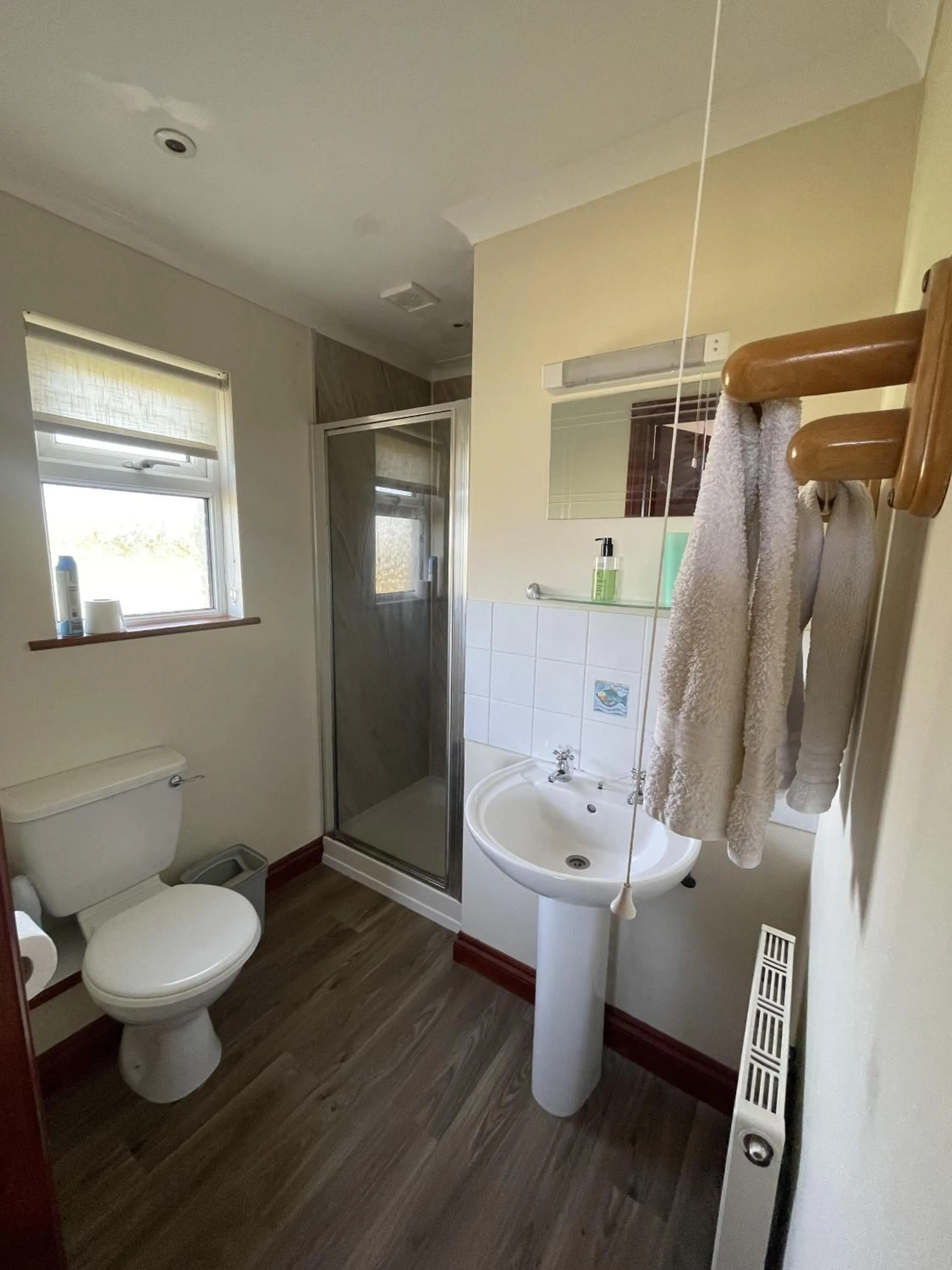 Bathroom in The Barn-family getaway - Nr Port Isaac